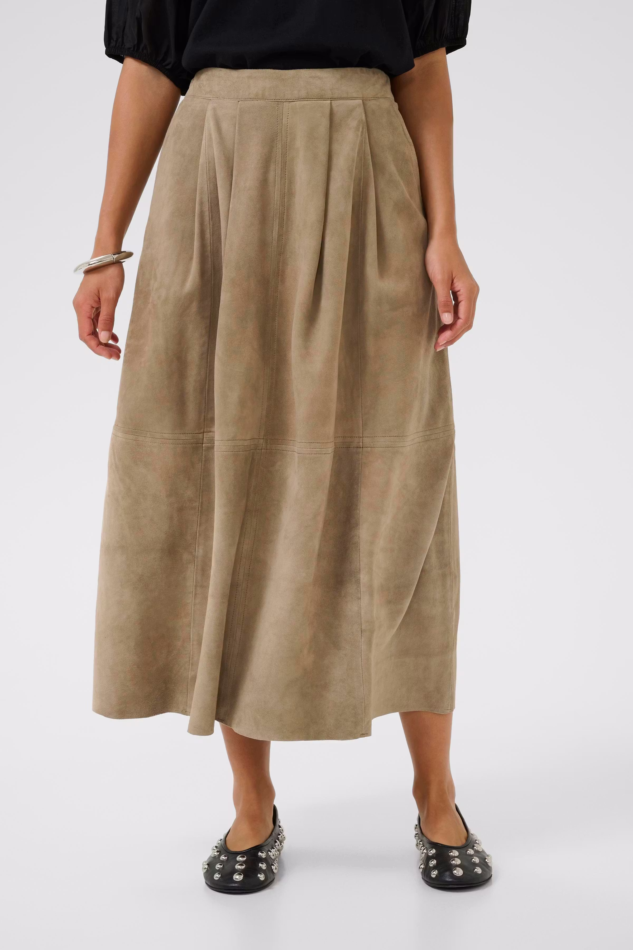 CUannemie Suede skirt LOOKBOOK FRONT 50112730-171009