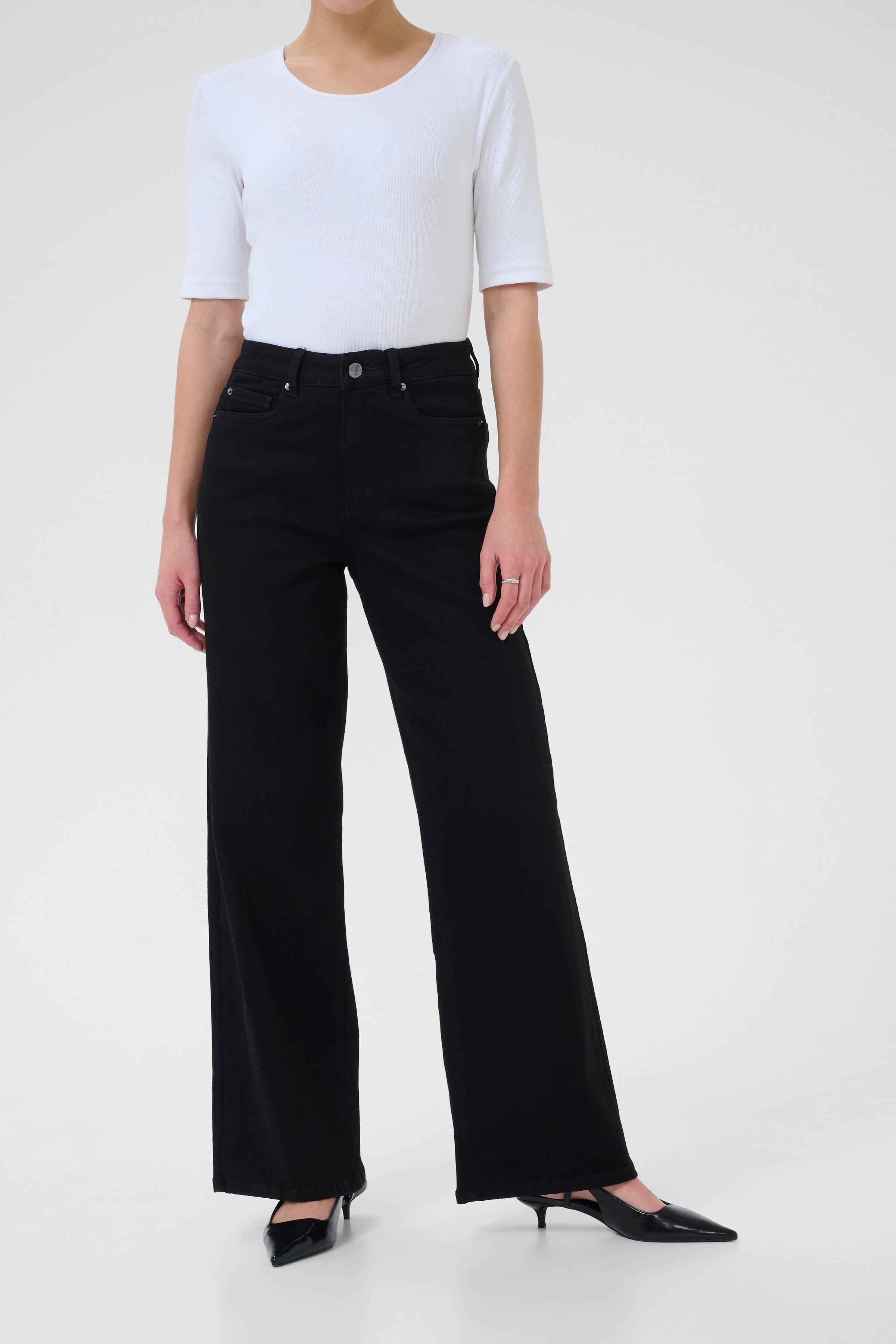 KAmeadow Jeans LOOKBOOK FRONT 10510711-100121