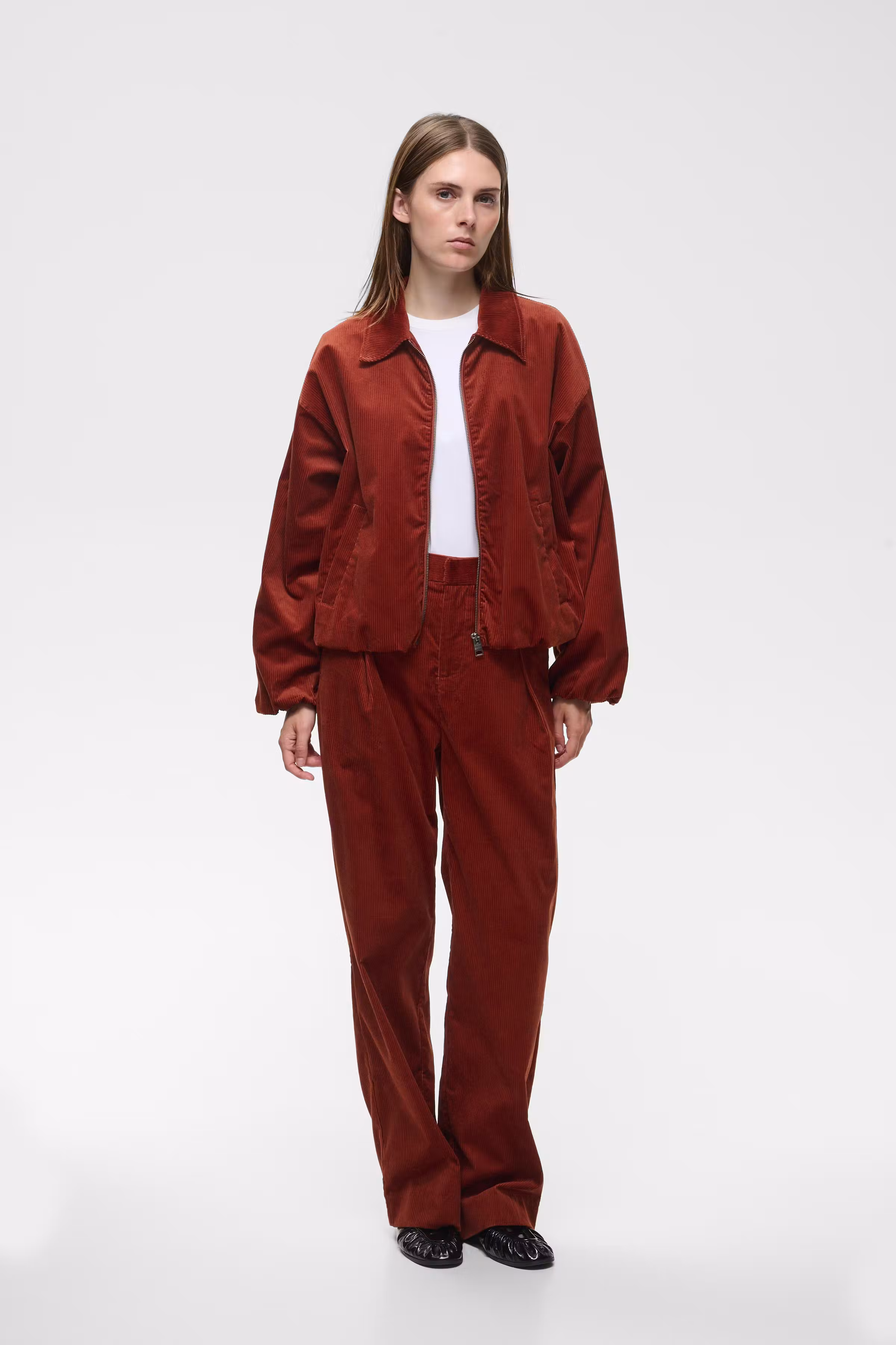 HALIMAIW Hose LOOKBOOK FRONT 30112806-181541