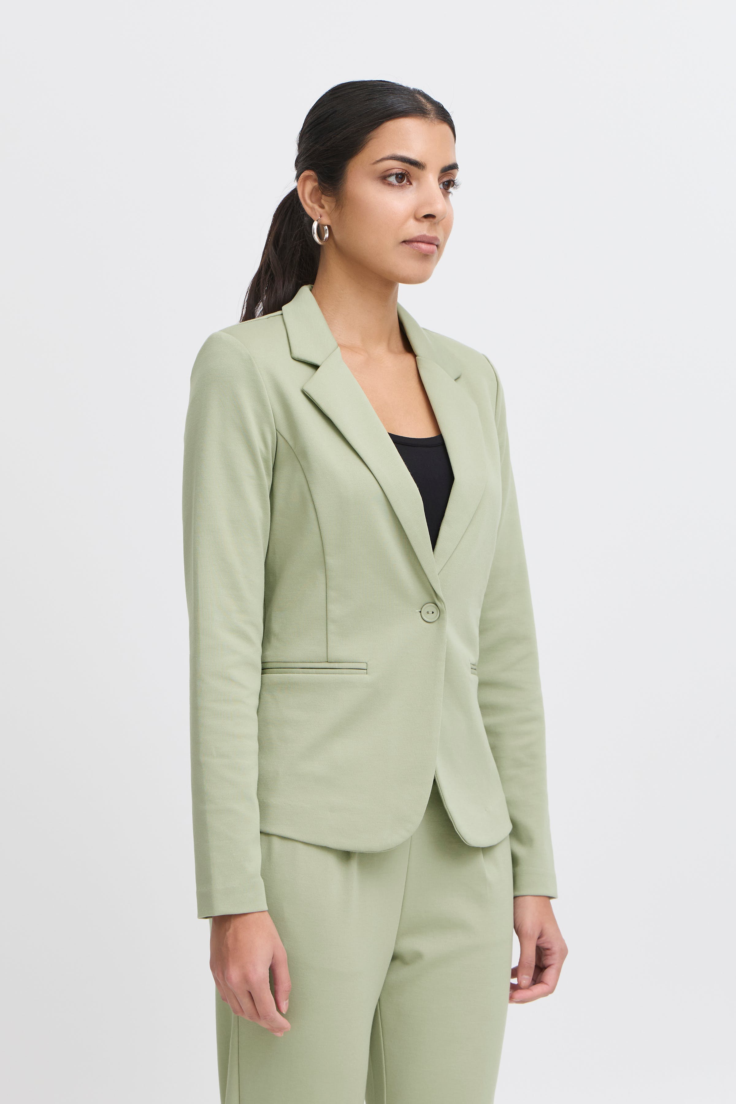 IHKATE Blazer LOOKBOOK FRONT 20101801-160213