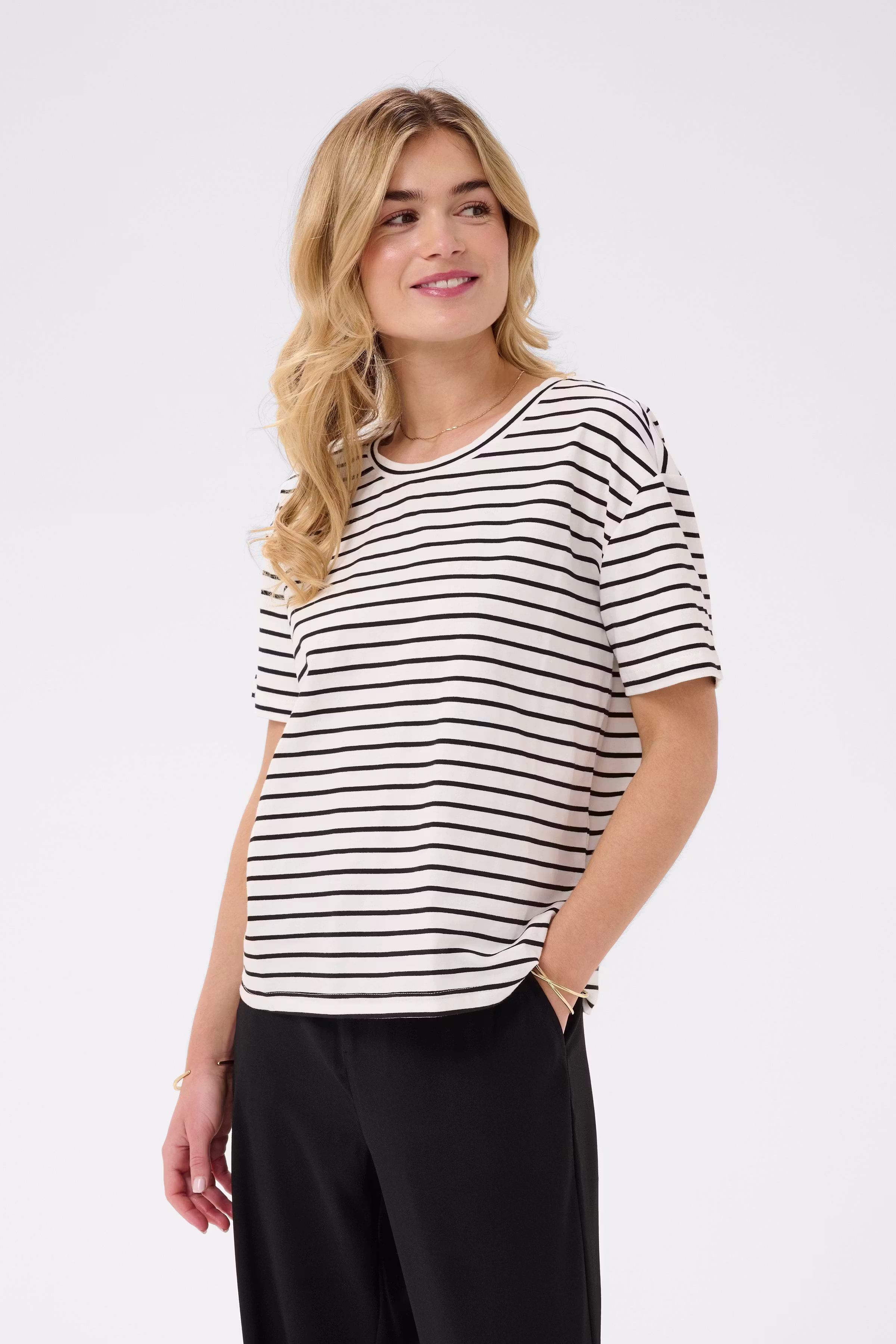 LCAva T-shirt LOOKBOOK FRONT 10651163-1000224