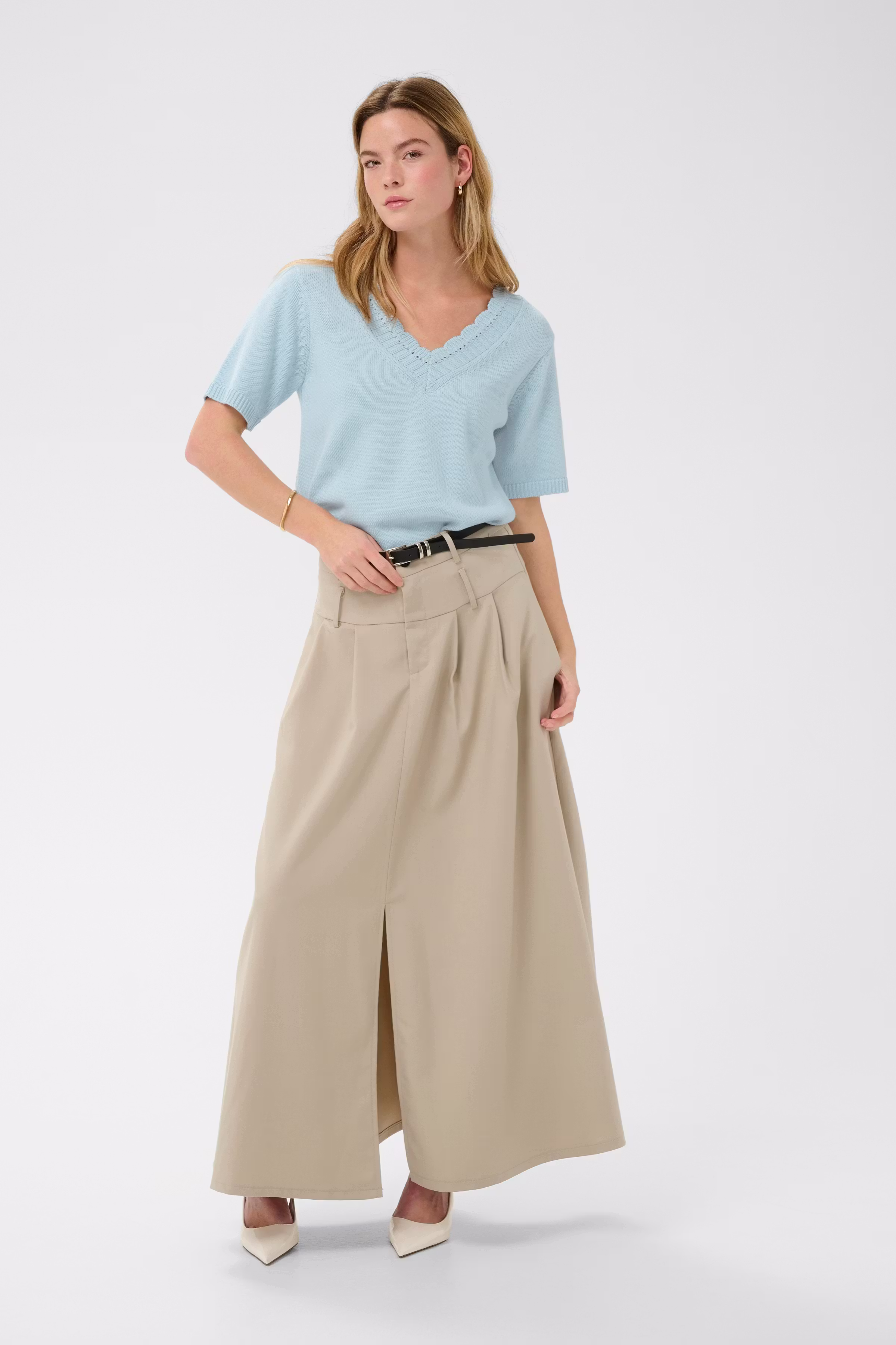 KAliliana Pullover LOOKBOOK FRONT 10511450-144005