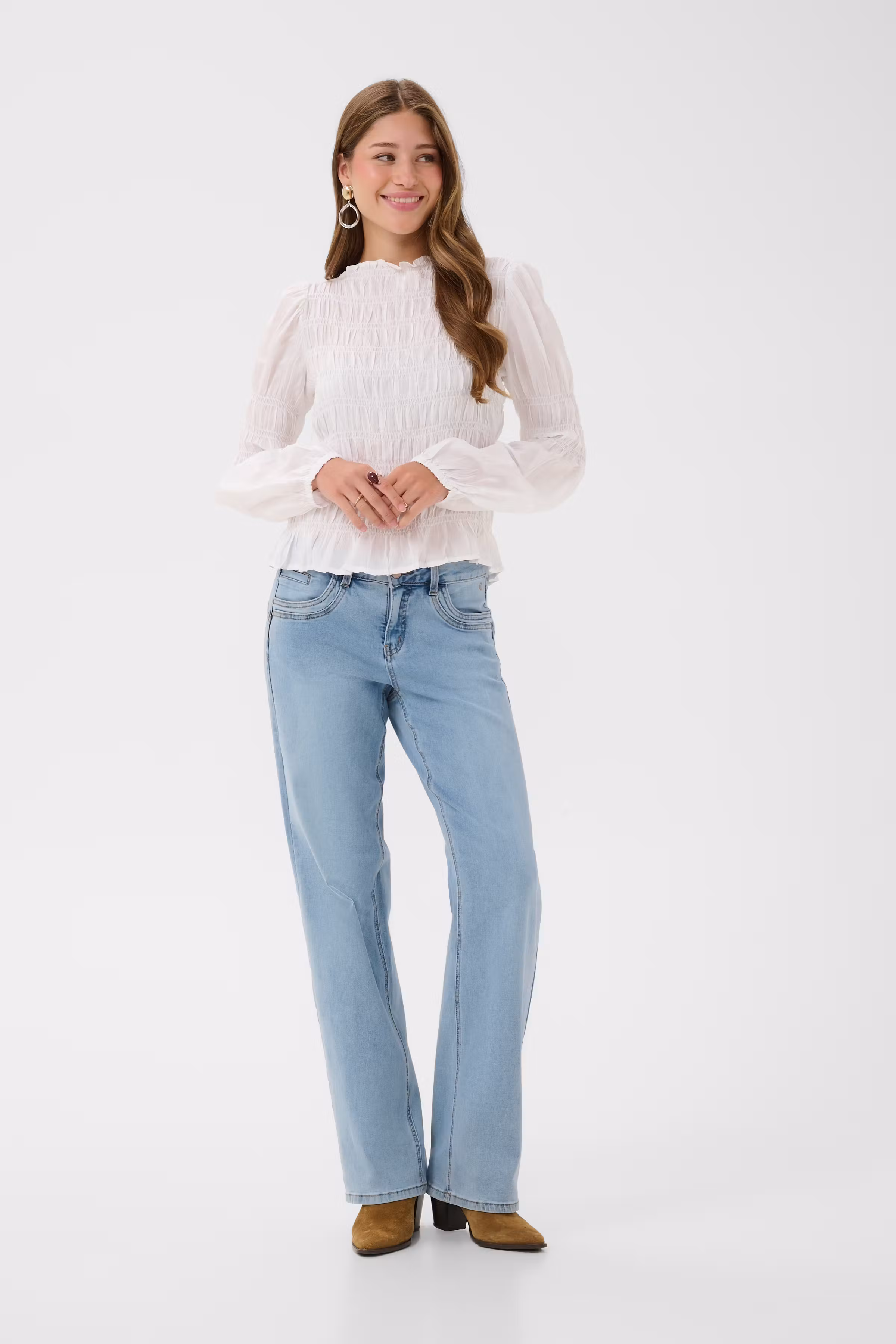 CRHenva Bluse LOOKBOOK FRONT 10607869-110602