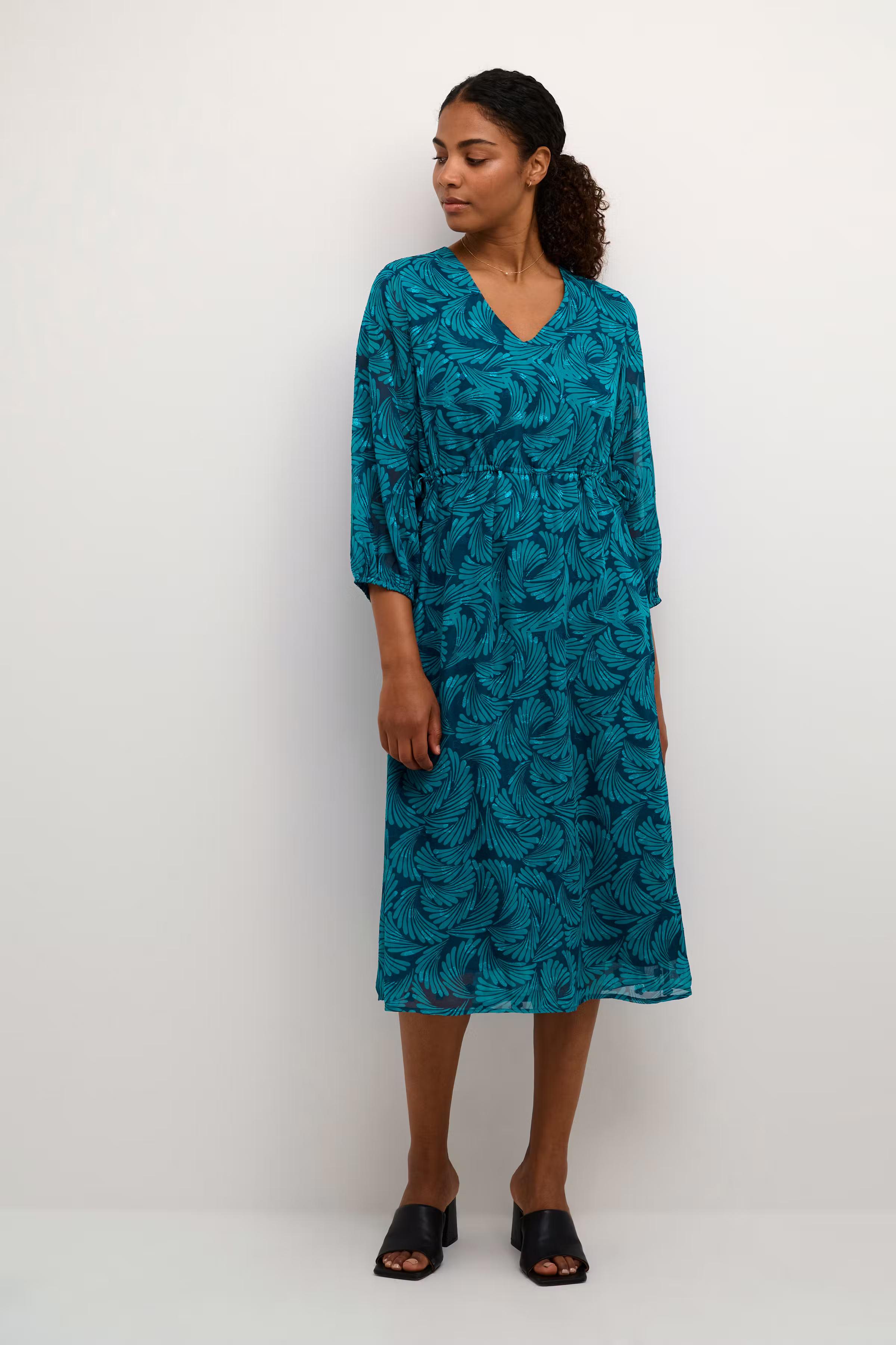 KAdori Kleid LOOKBOOK FRONT 10507636-104471