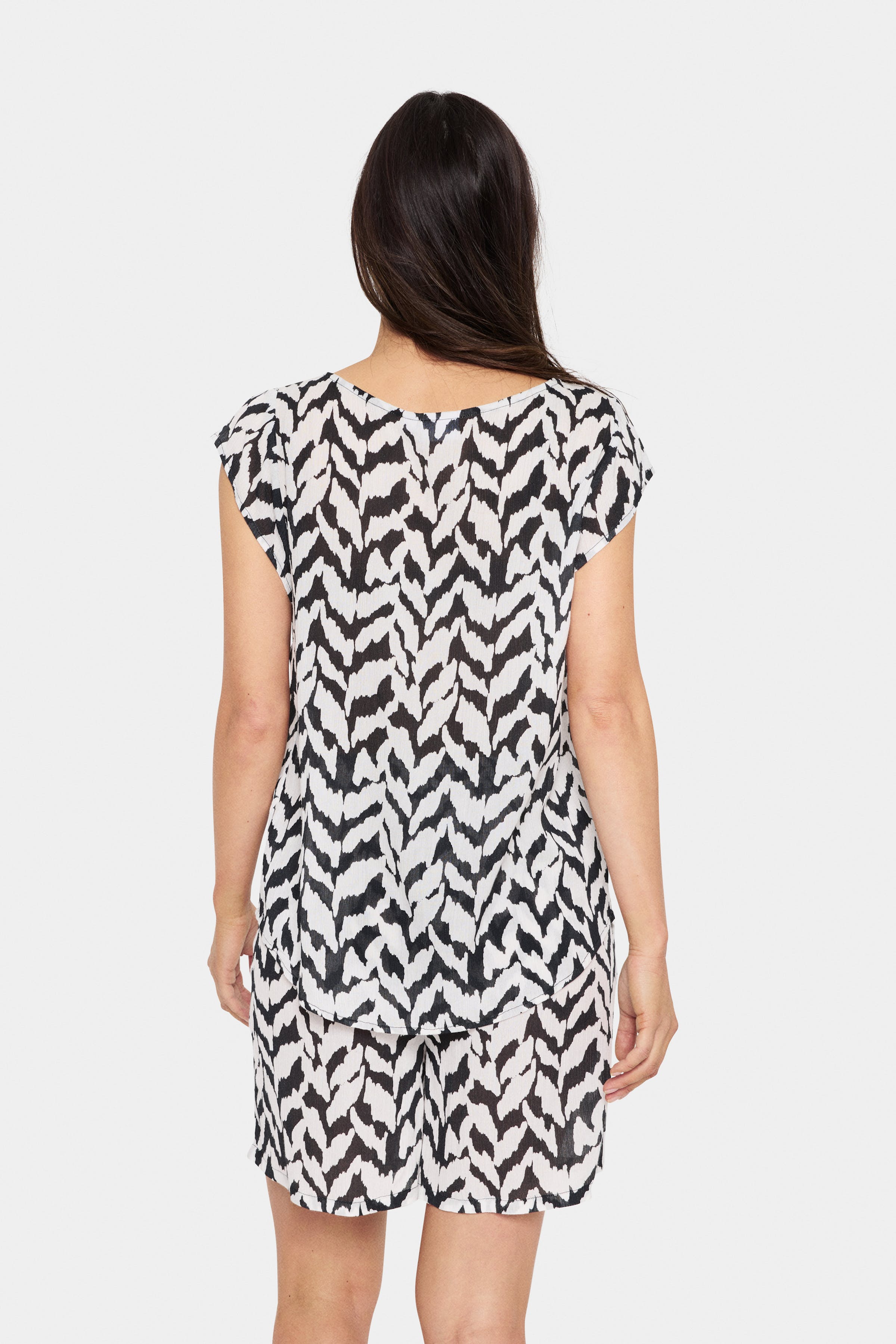 VegaSZ Top LOOKBOOK BACK 30514167-303747