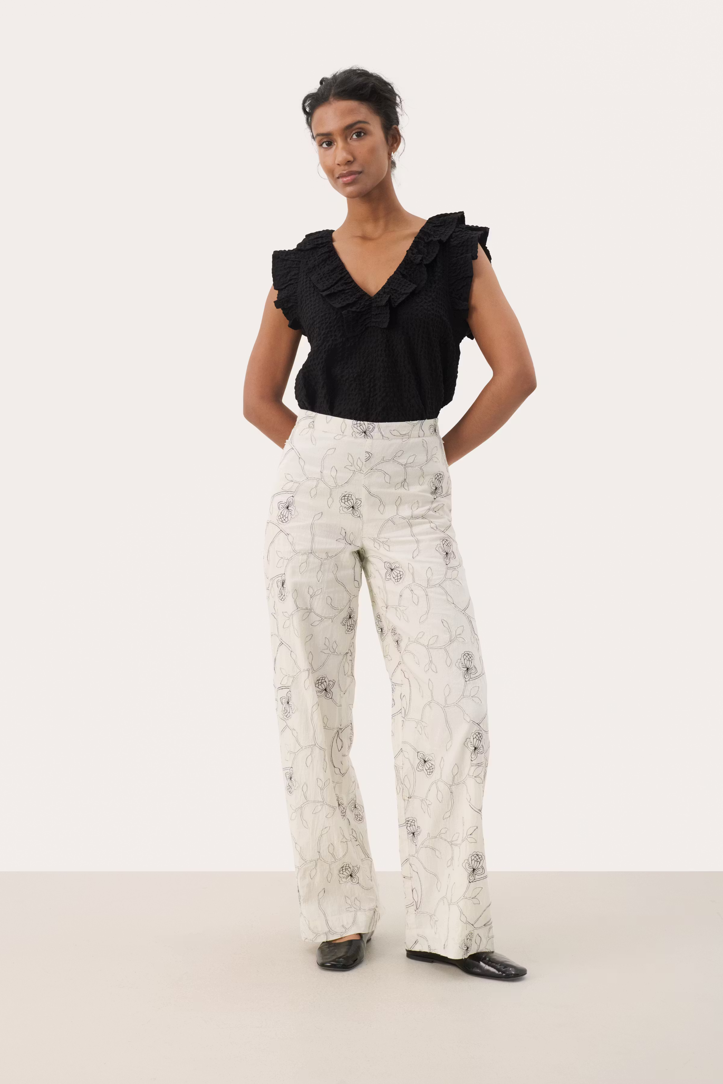 TrisjaPW Hose LOOKBOOK FRONT 30309826-304018