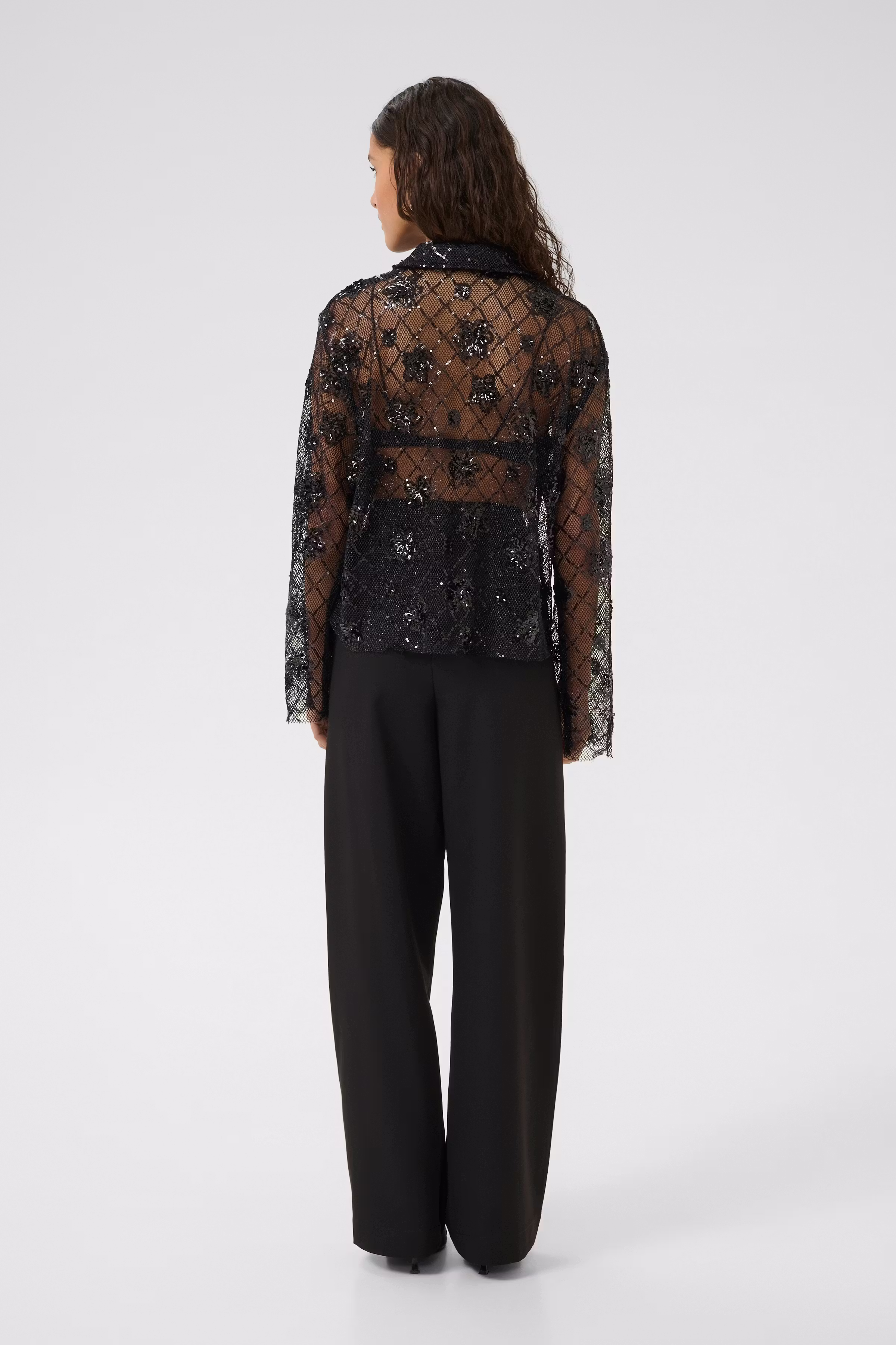 KBBrynn Blouse LOOKBOOK BACK 10105619-194008