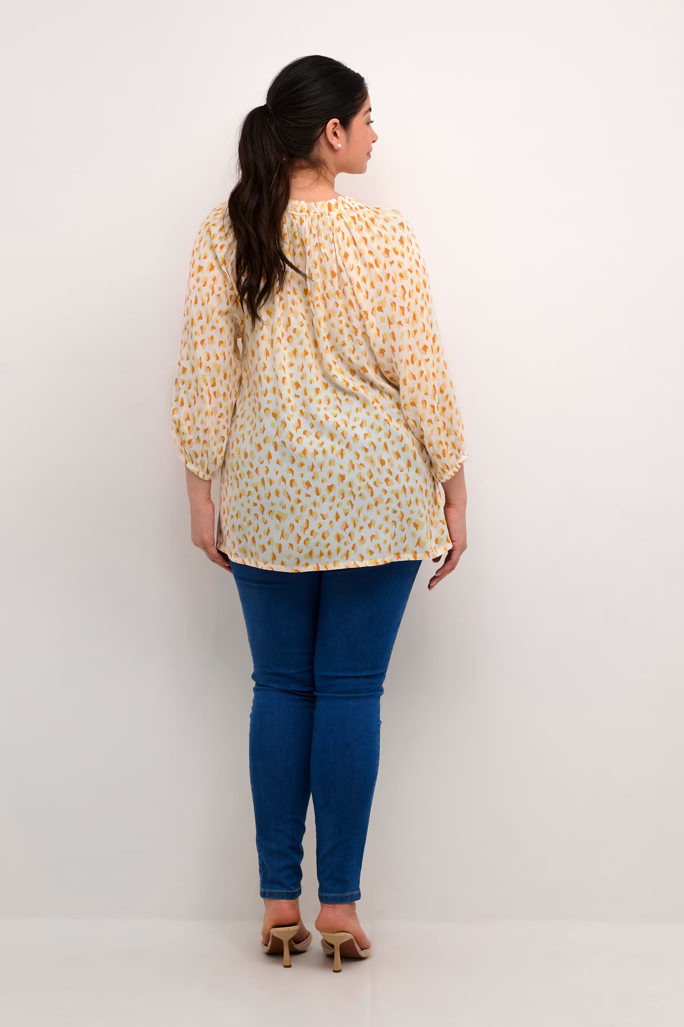 KCsigrida Bluse LOOKBOOK BACK 10582842-103451