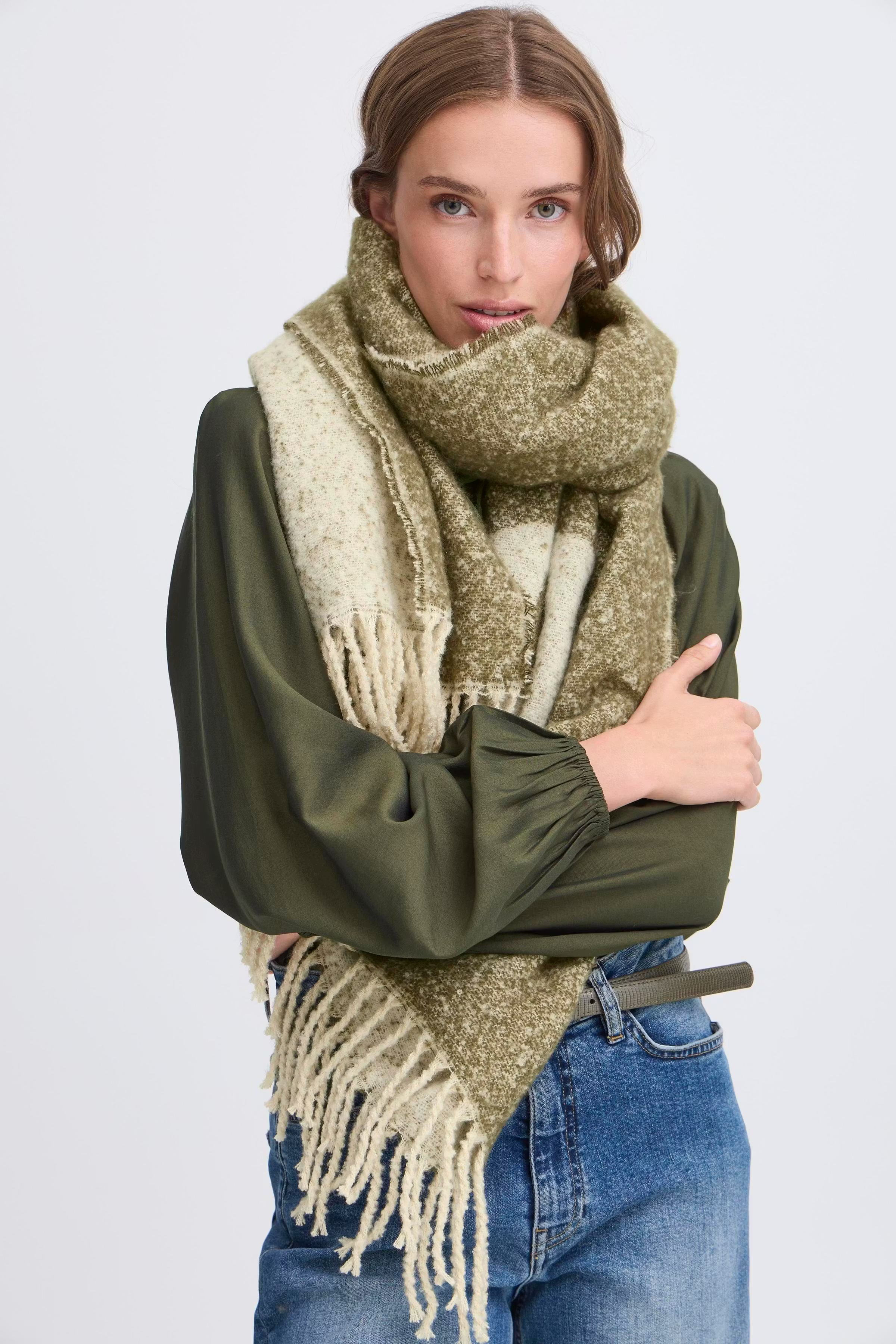 IALEGINA Scarf LOOKBOOK DETAIL 20119807-190510