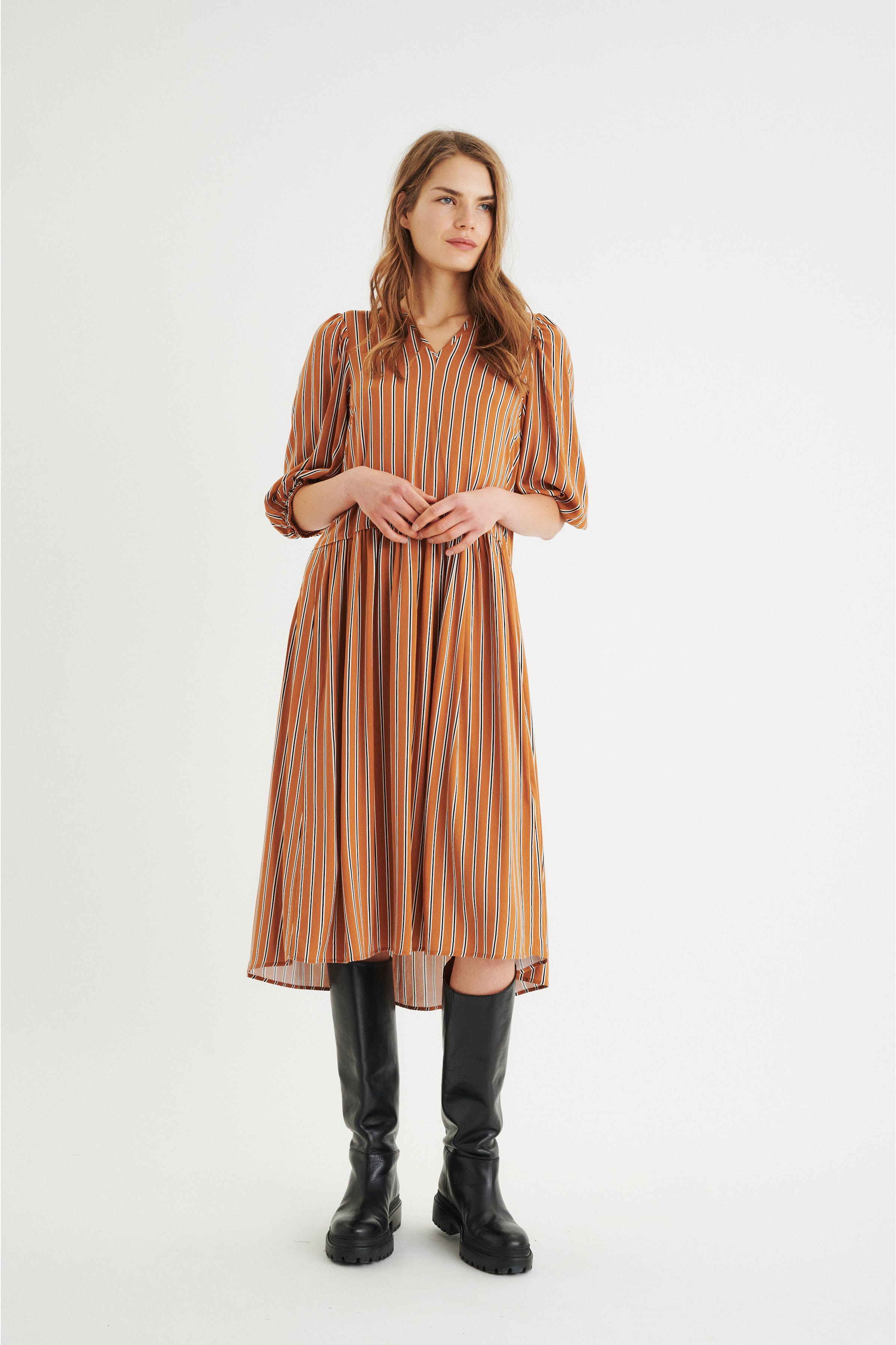 ViksaIW Long Kjole LOOKBOOK FRONT 30106454-300821