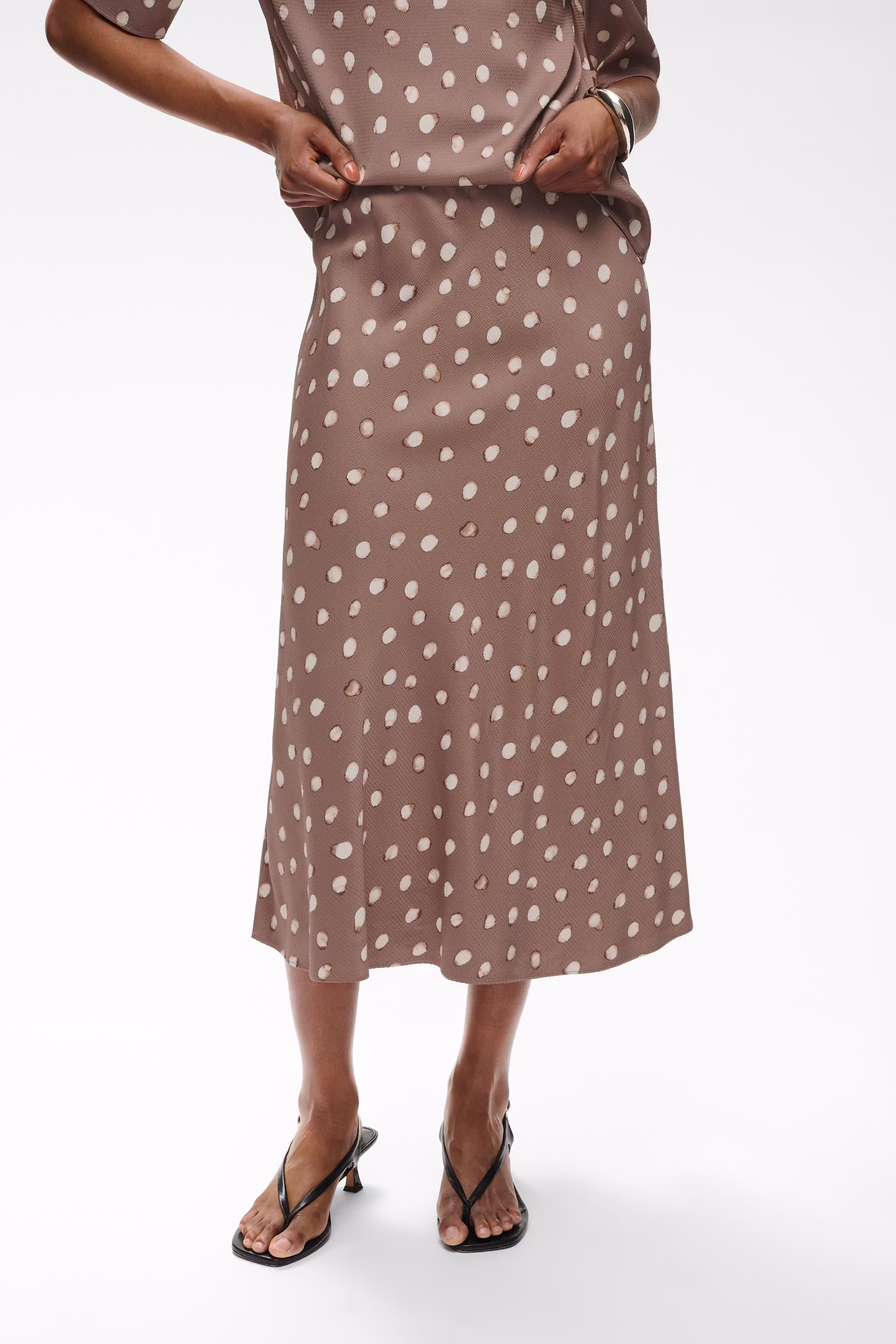 HENRIIW Skirt LOOKBOOK FRONT 30112737-900009020