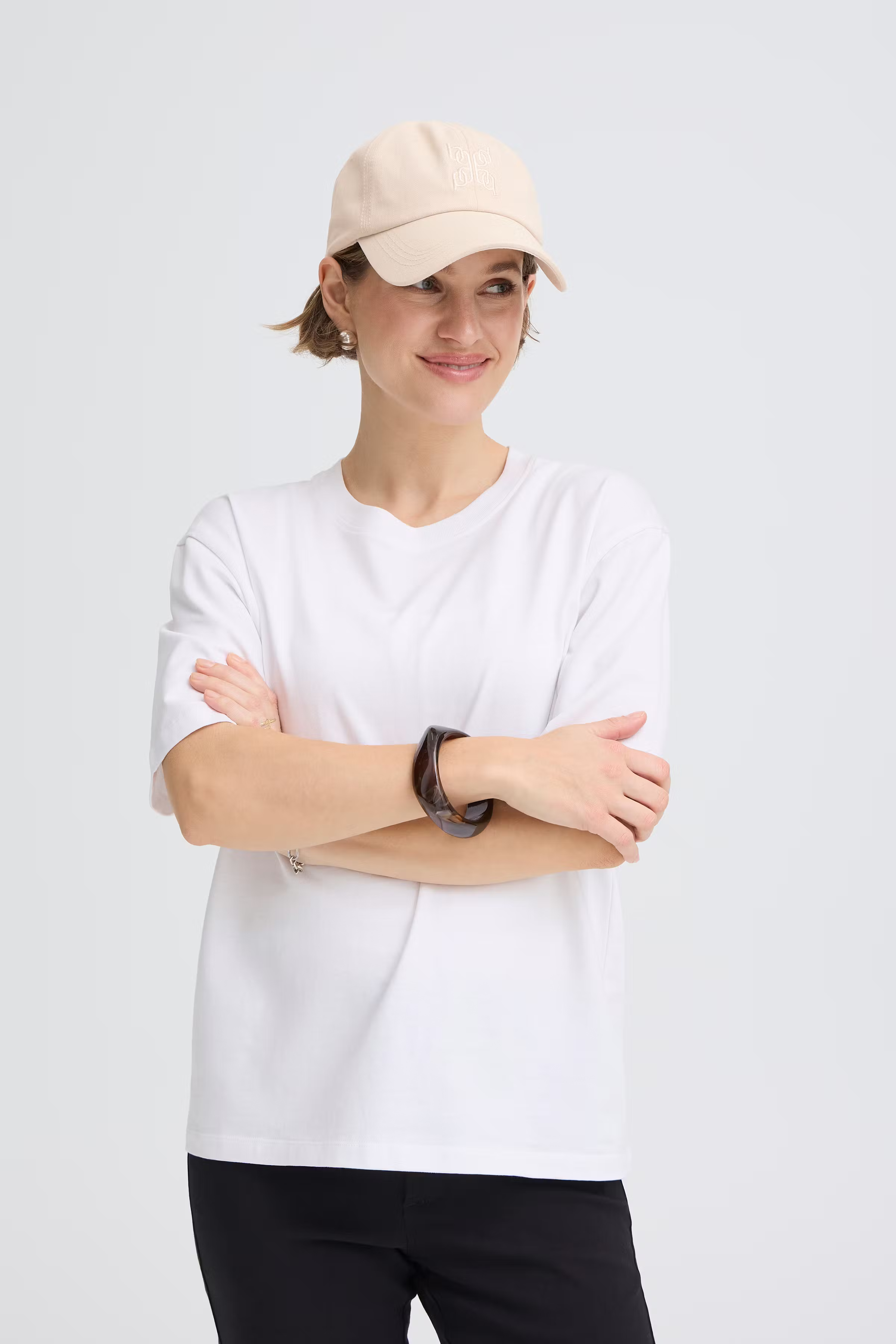 BYVAIA Caps LOOKBOOK FRONT 20819072-130401