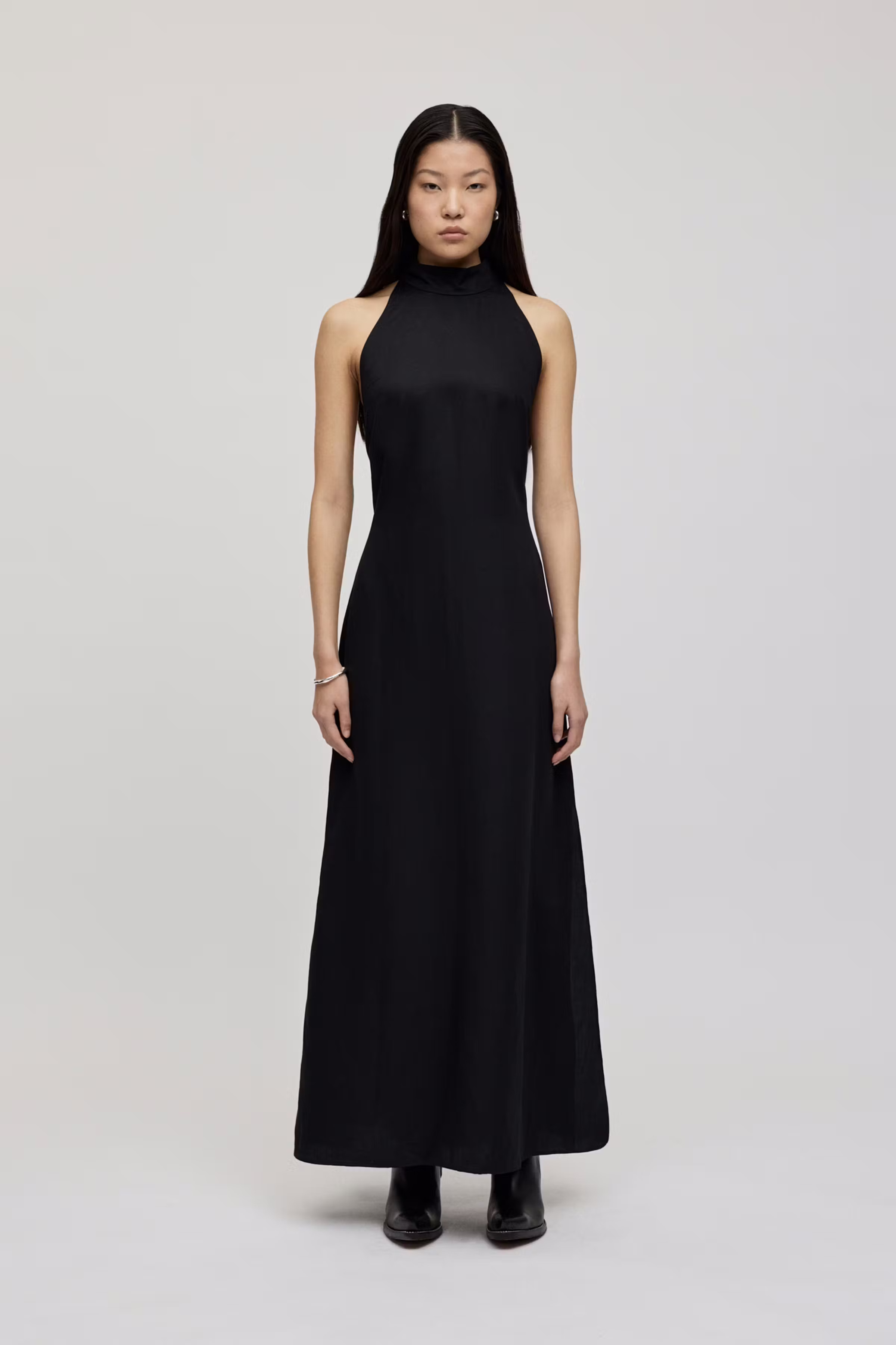 NELA Dress LOOKBOOK FRONT 30600538-BK999