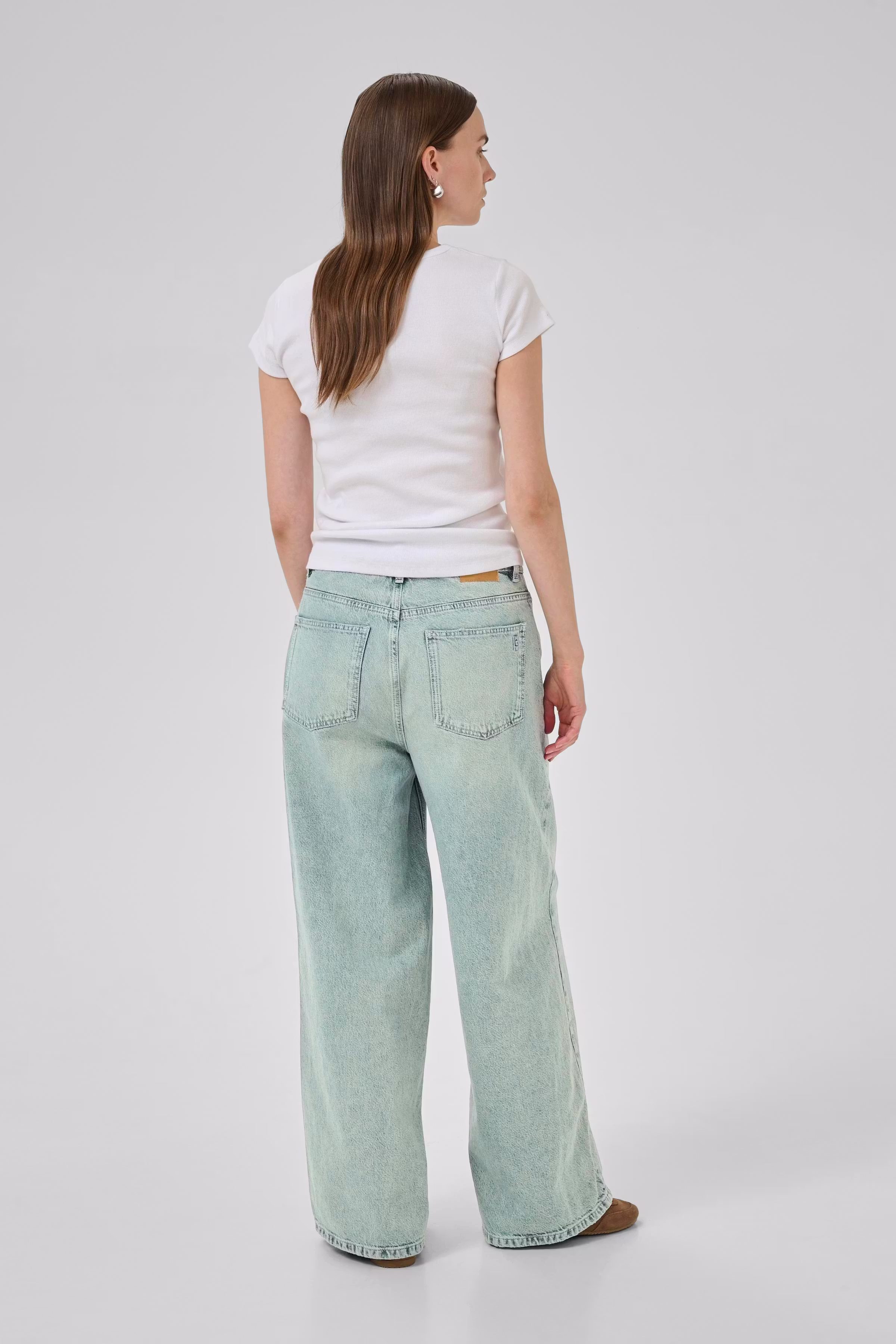 JessieMW Wide leg jeans LOOKBOOK BACK 10705203-100050