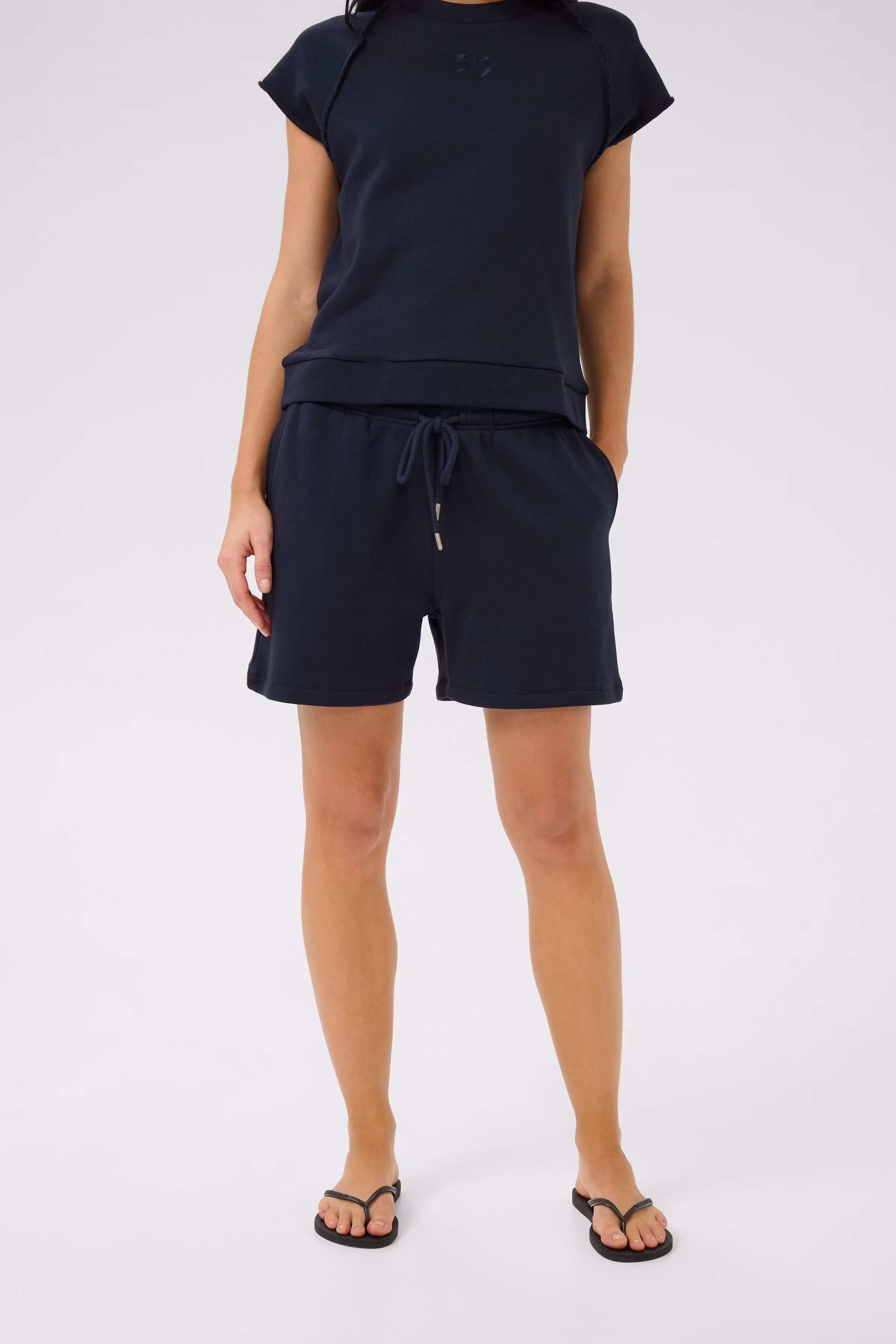 SaraMW Shorts LOOKBOOK FRONT 10705157-103565