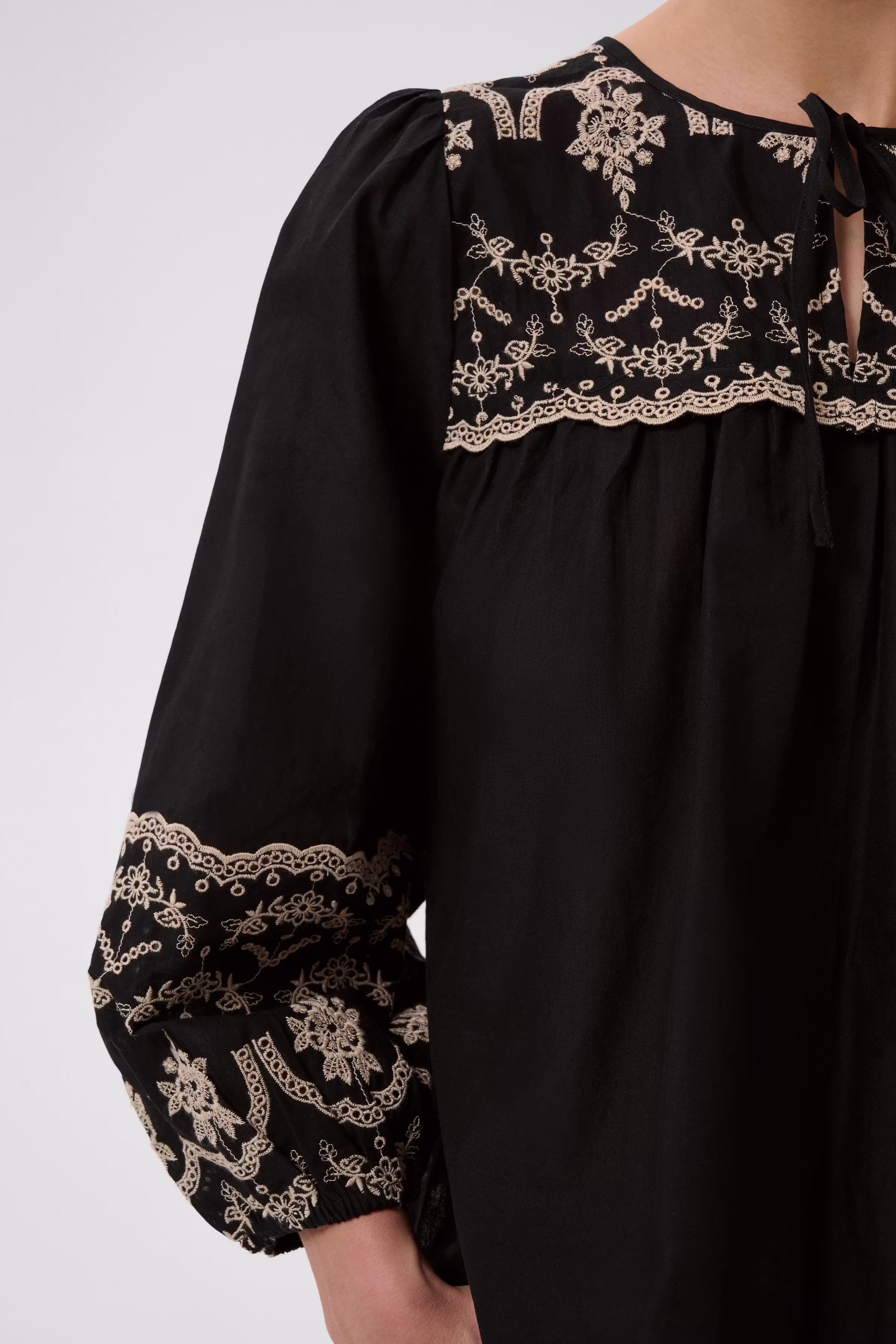 KAkis Bluse LOOKBOOK DETAIL 10511878-100121