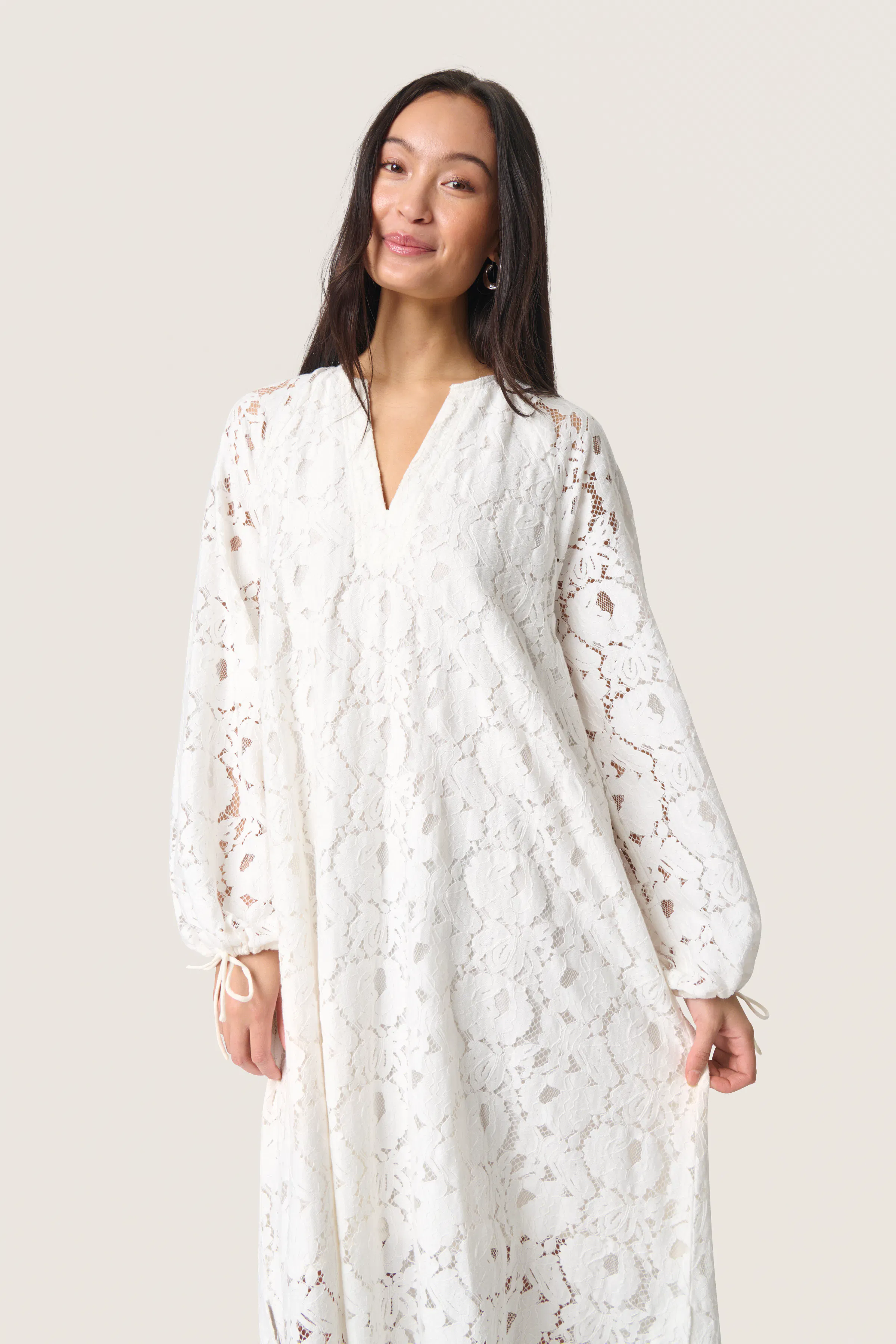 SLTaya Dress LOOKBOOK FRONT 30408672-111001