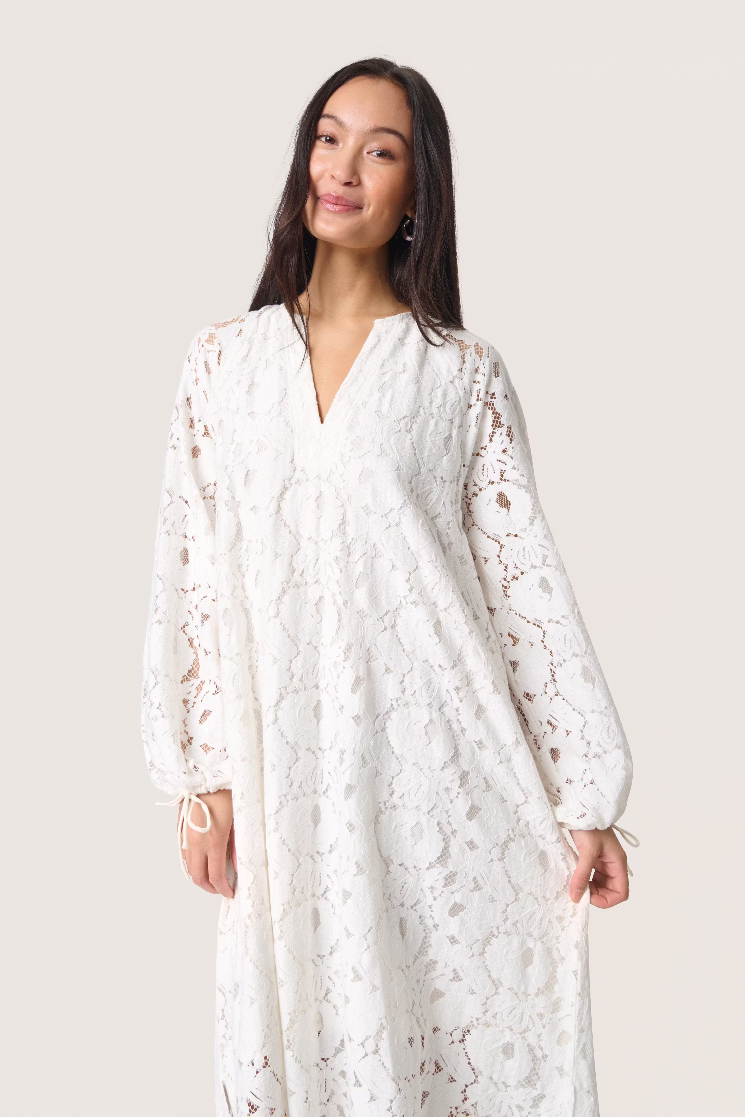 SLTaya Kjole LOOKBOOK FRONT 30408672-111001