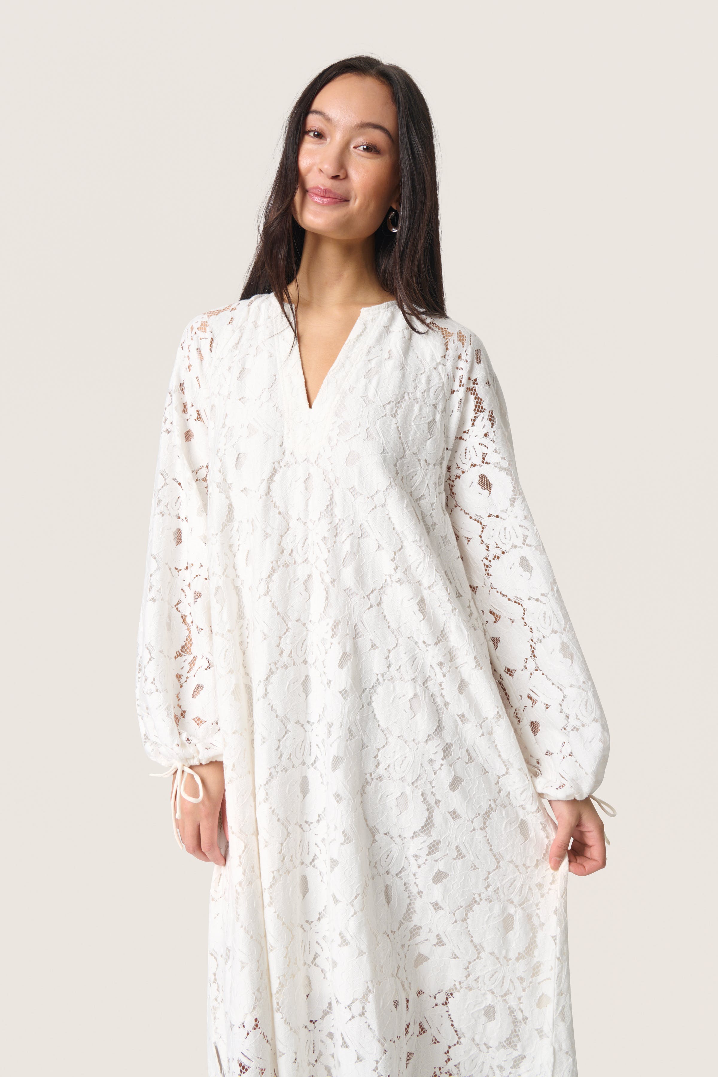 SLTaya Klänning LOOKBOOK FRONT 30408672-111001