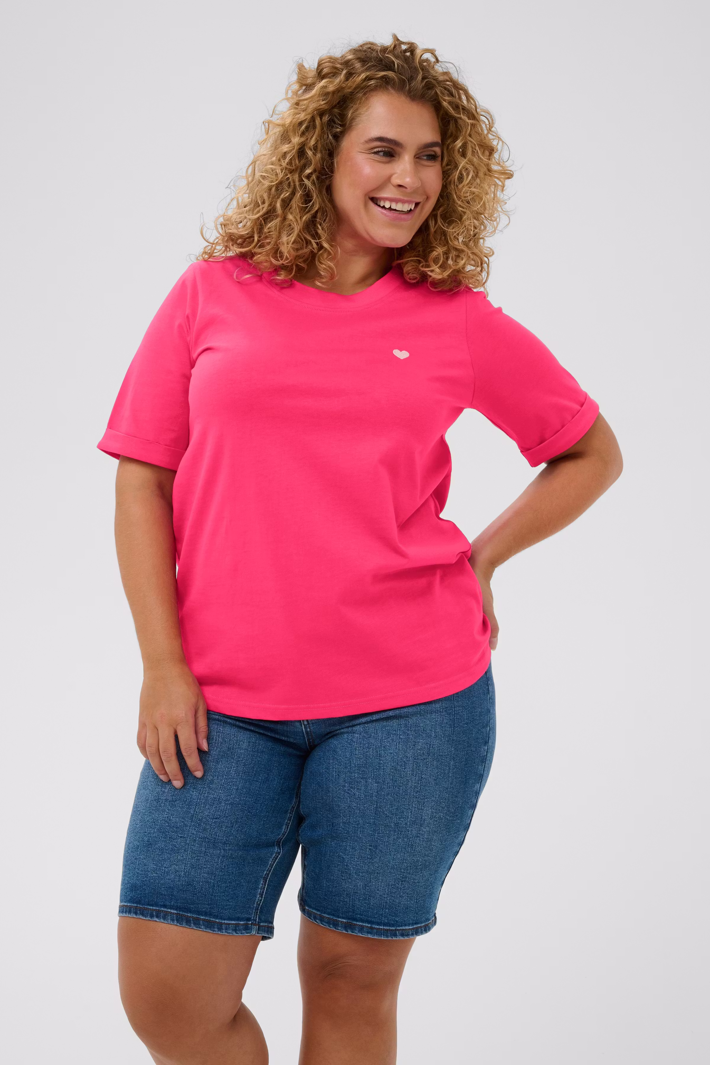 KCart T-shirt LOOKBOOK FRONT 10583546-109422