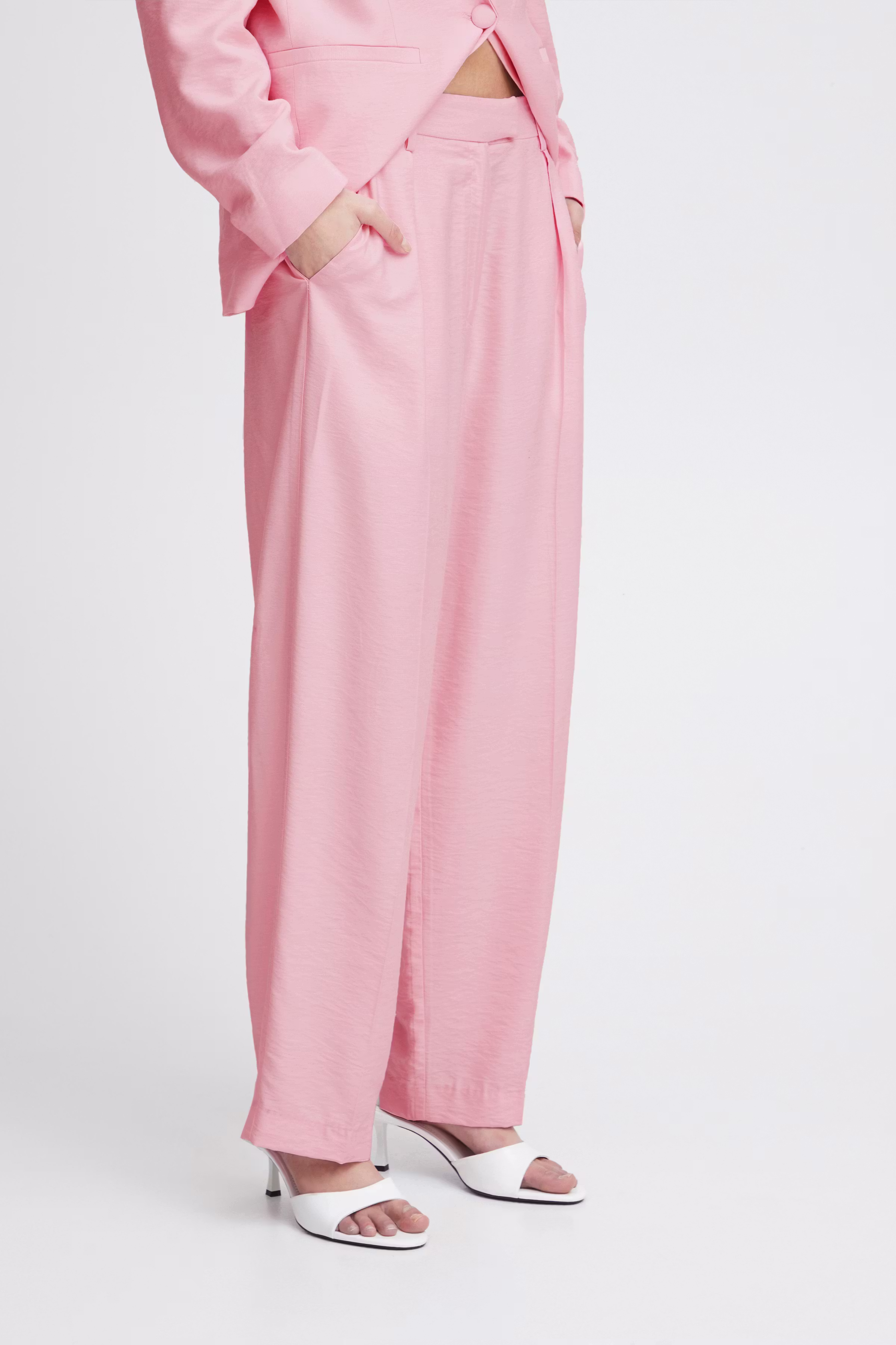 IHYENIFER Byxor LOOKBOOK FRONT 20121041-132806