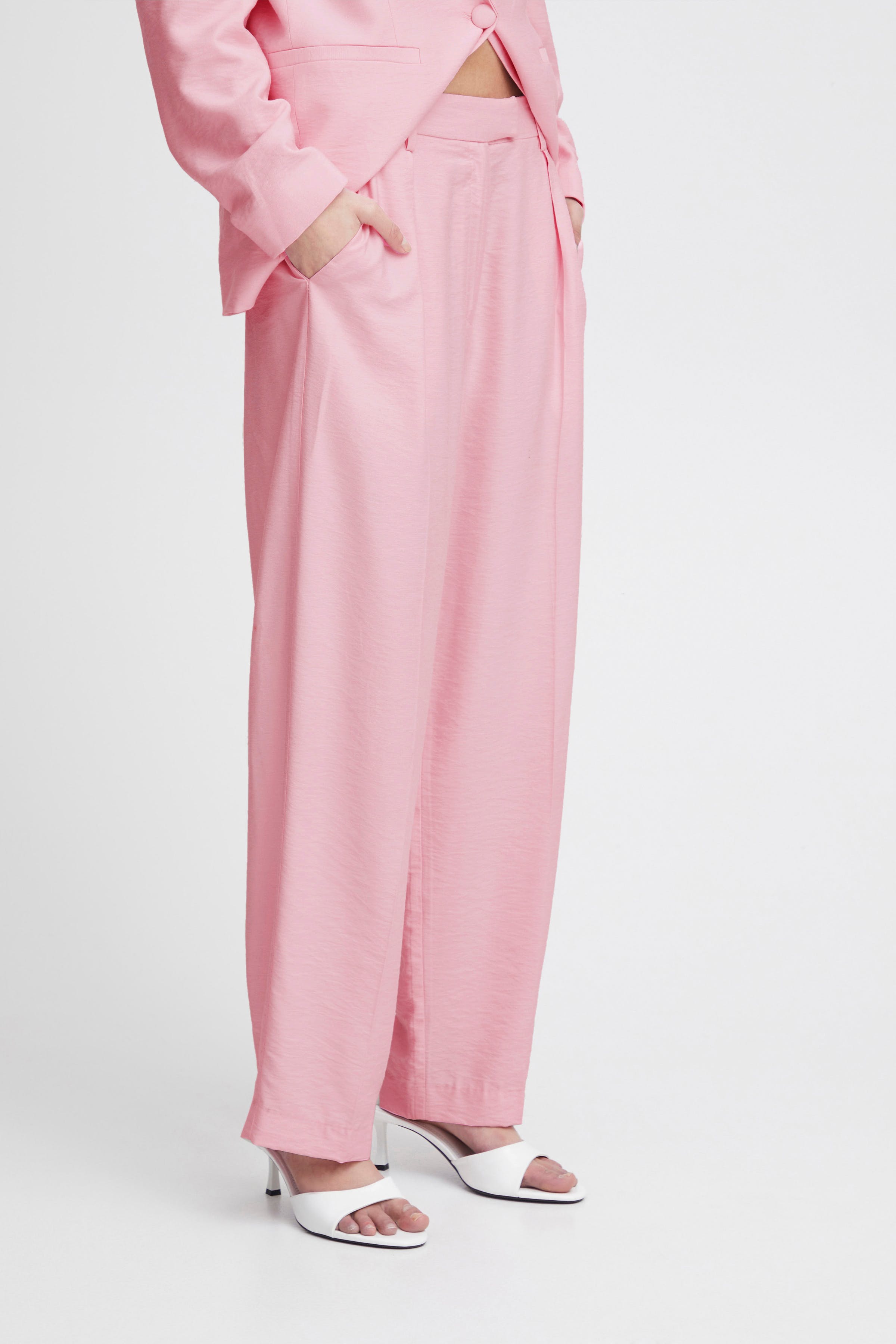 IHYENIFER Byxor LOOKBOOK FRONT 20121041-132806