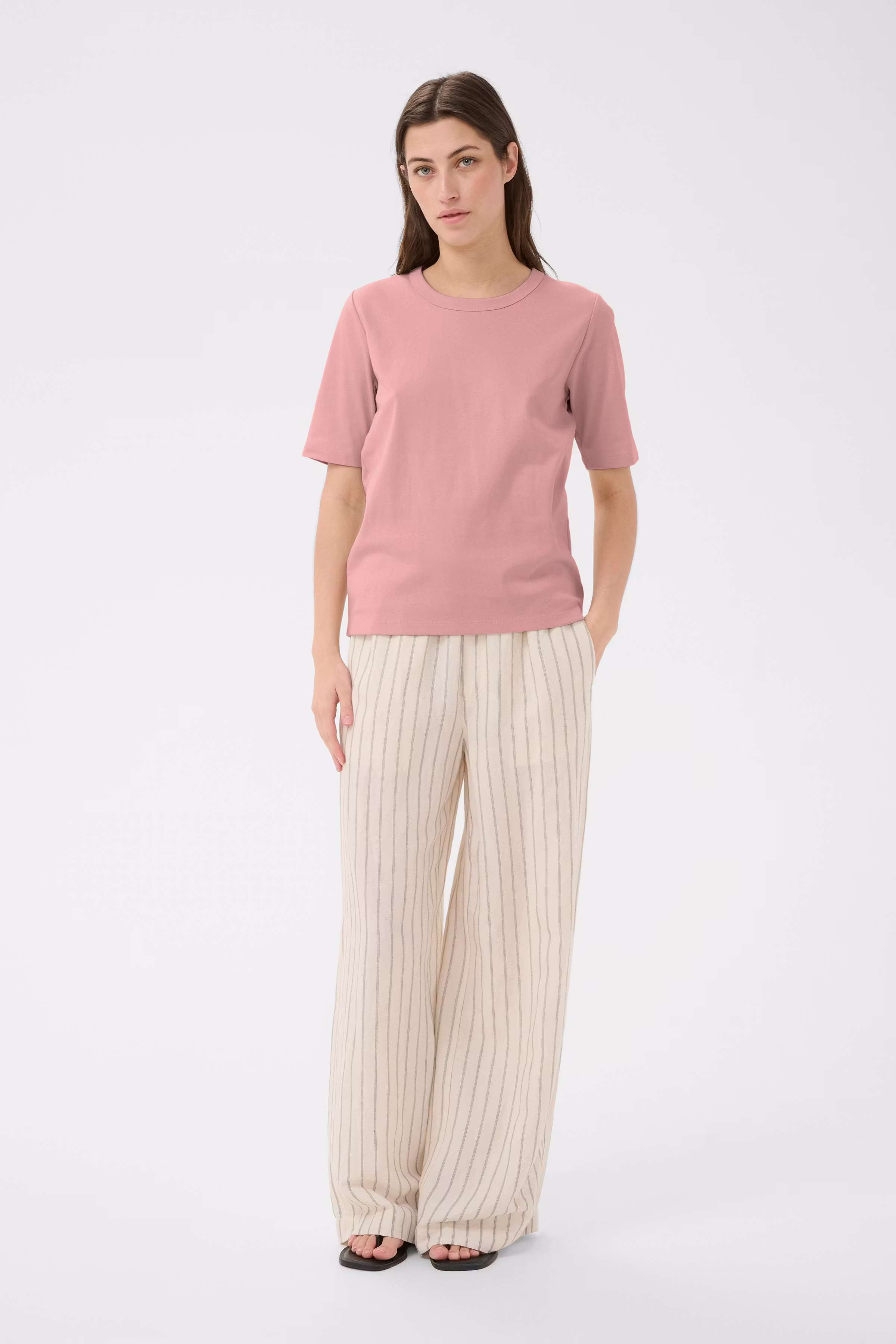 RatanaPW T-shirt LOOKBOOK FRONT 30309870-142307