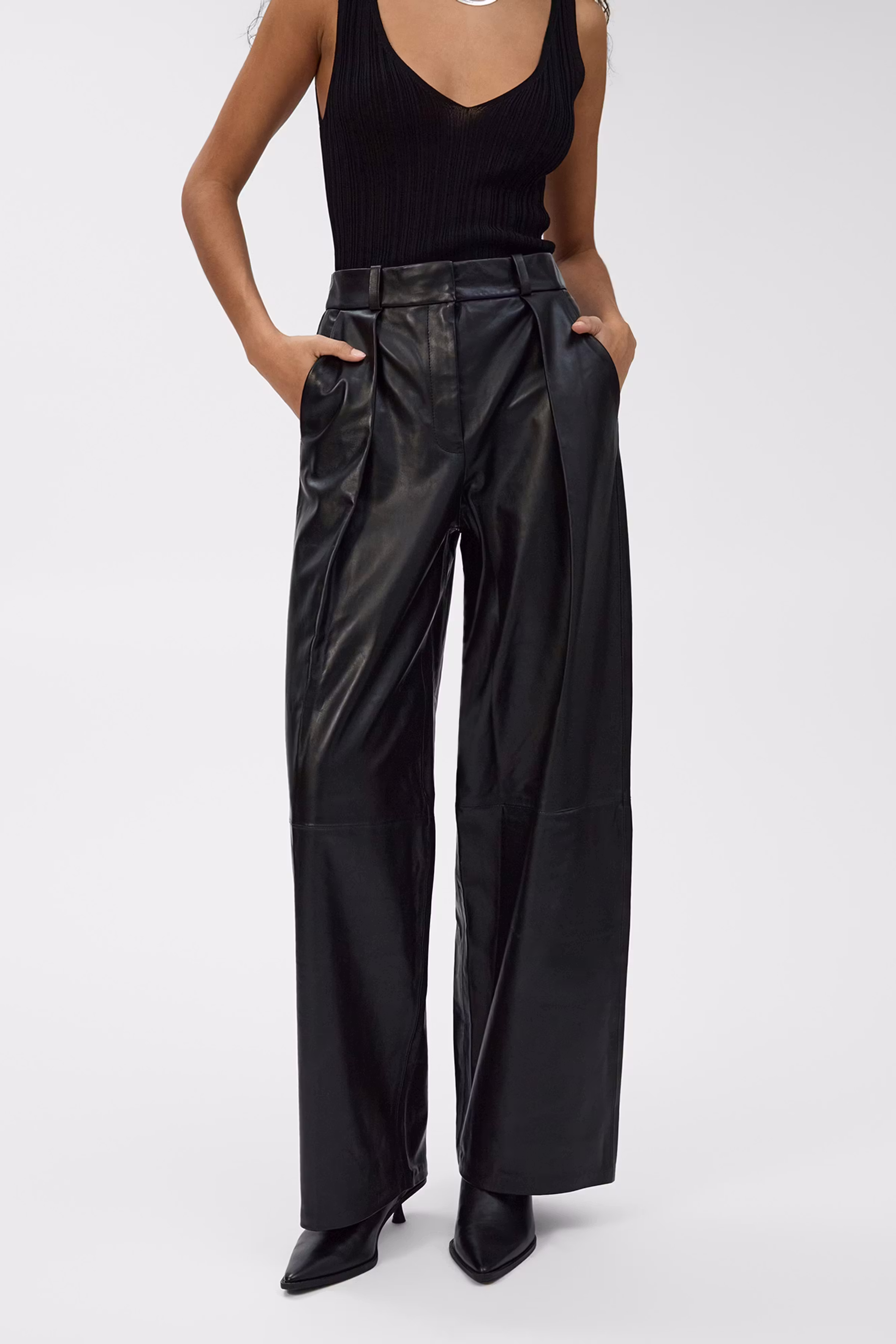 LORAINE Trousers LOOKBOOK FRONT 30600752-BK999
