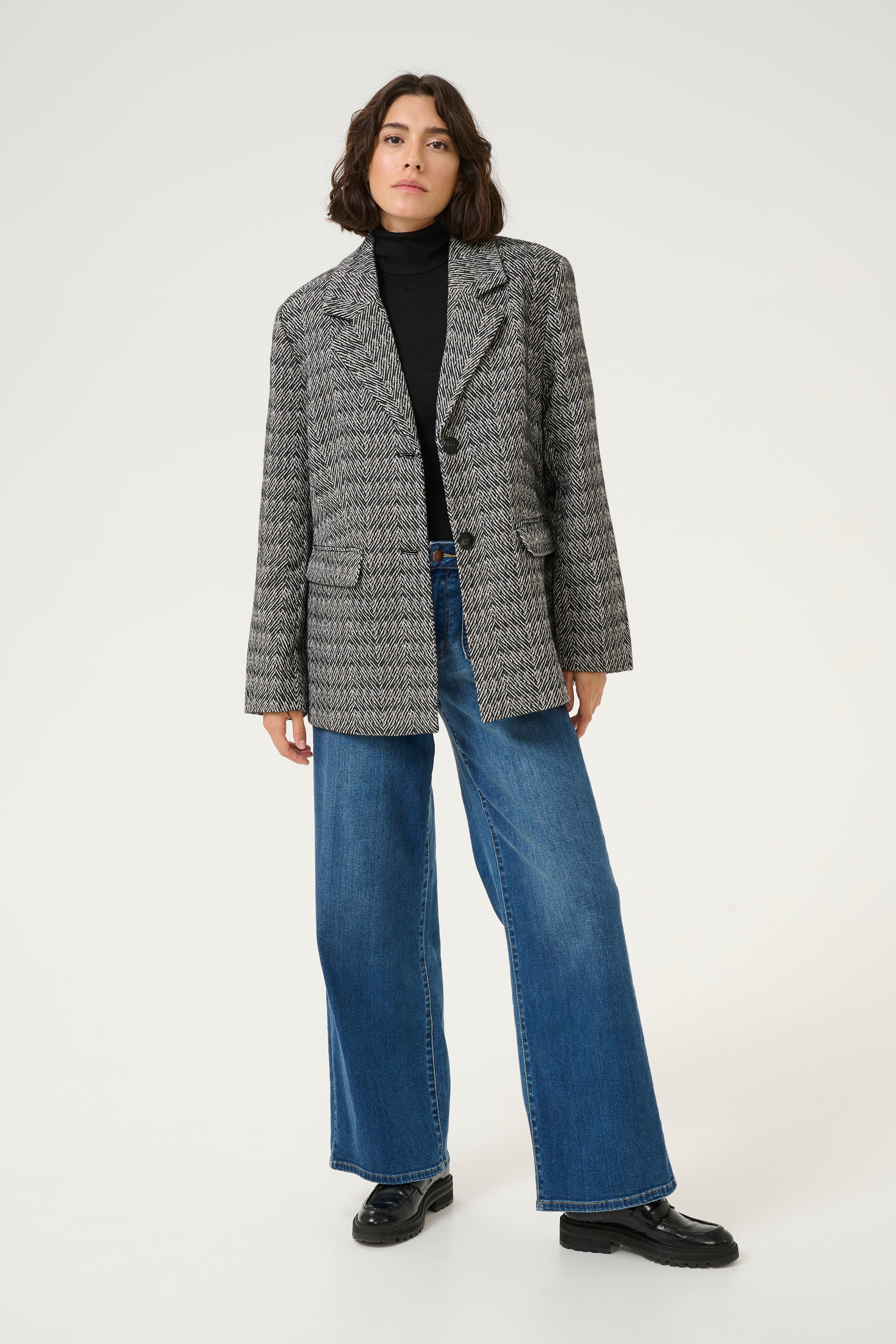 KAeda Oberbekleidung LOOKBOOK FRONT 10509034-106581