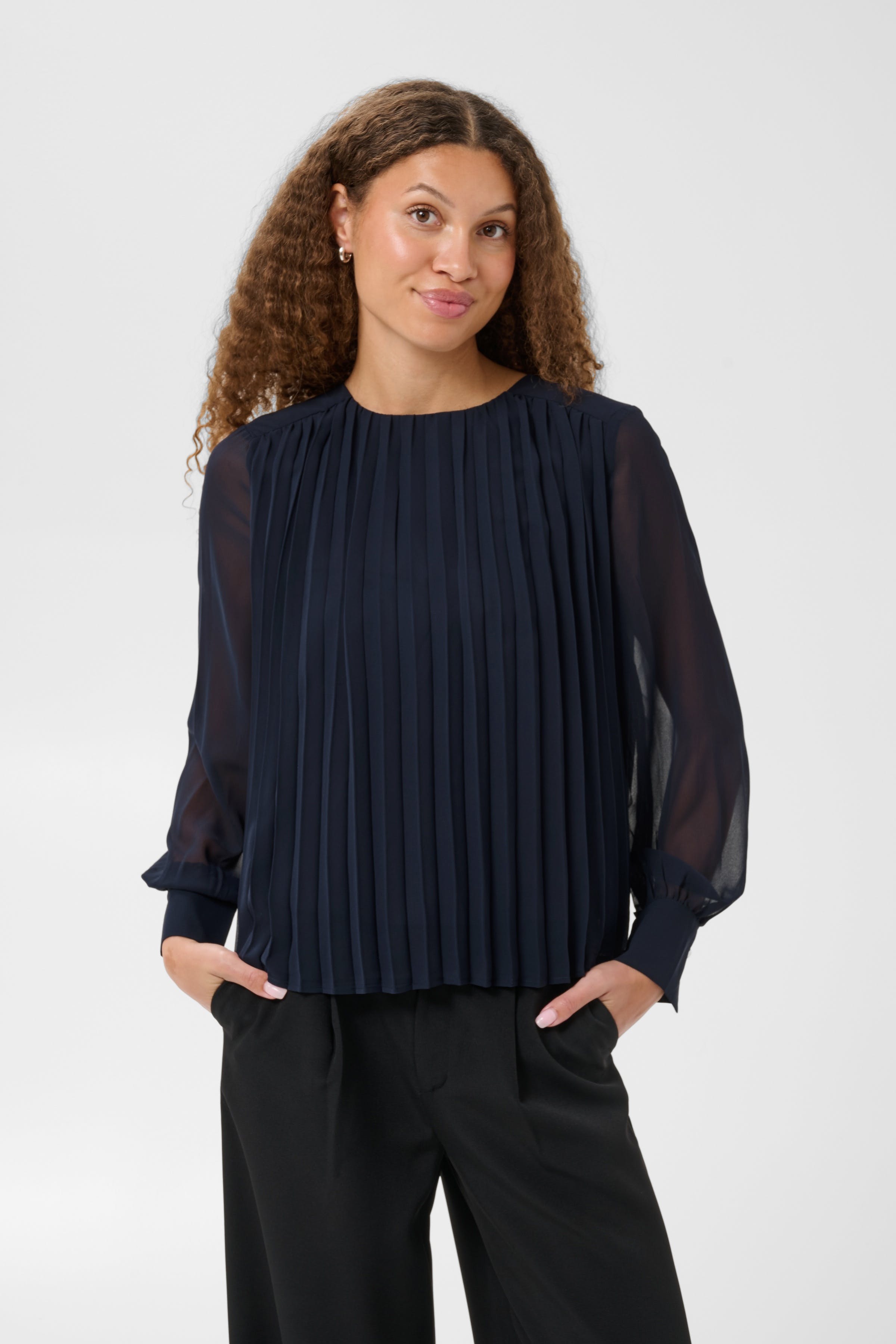 KAeloise Bluse LOOKBOOK FRONT 10512578-193927