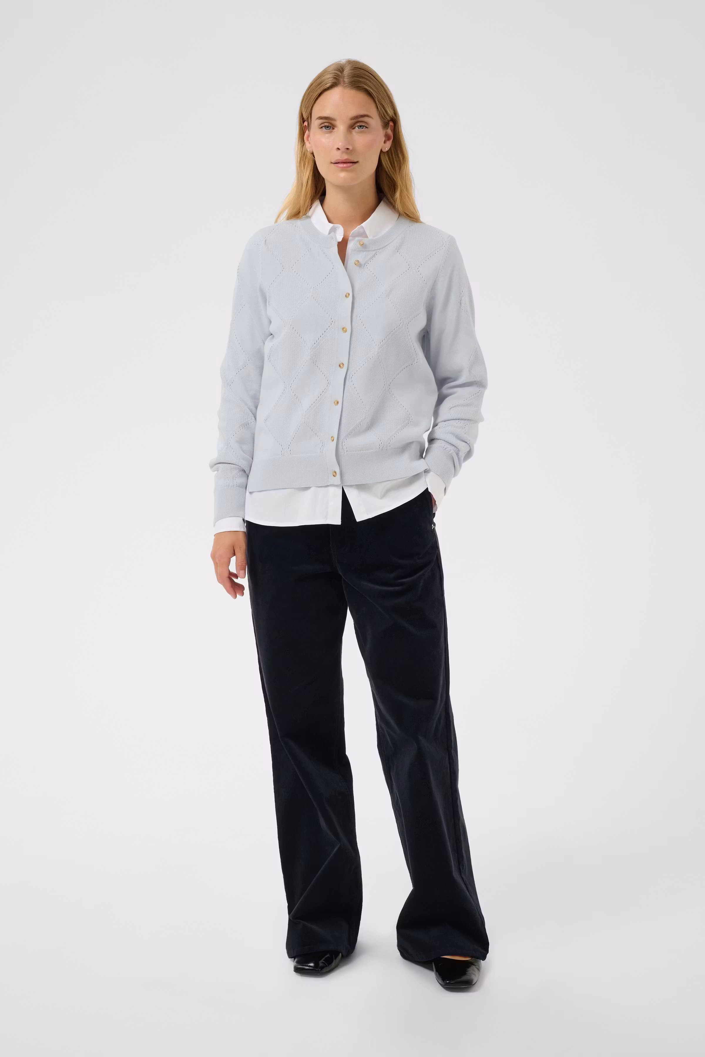 CiannaPW Cardigan LOOKBOOK FRONT 30310793-144106