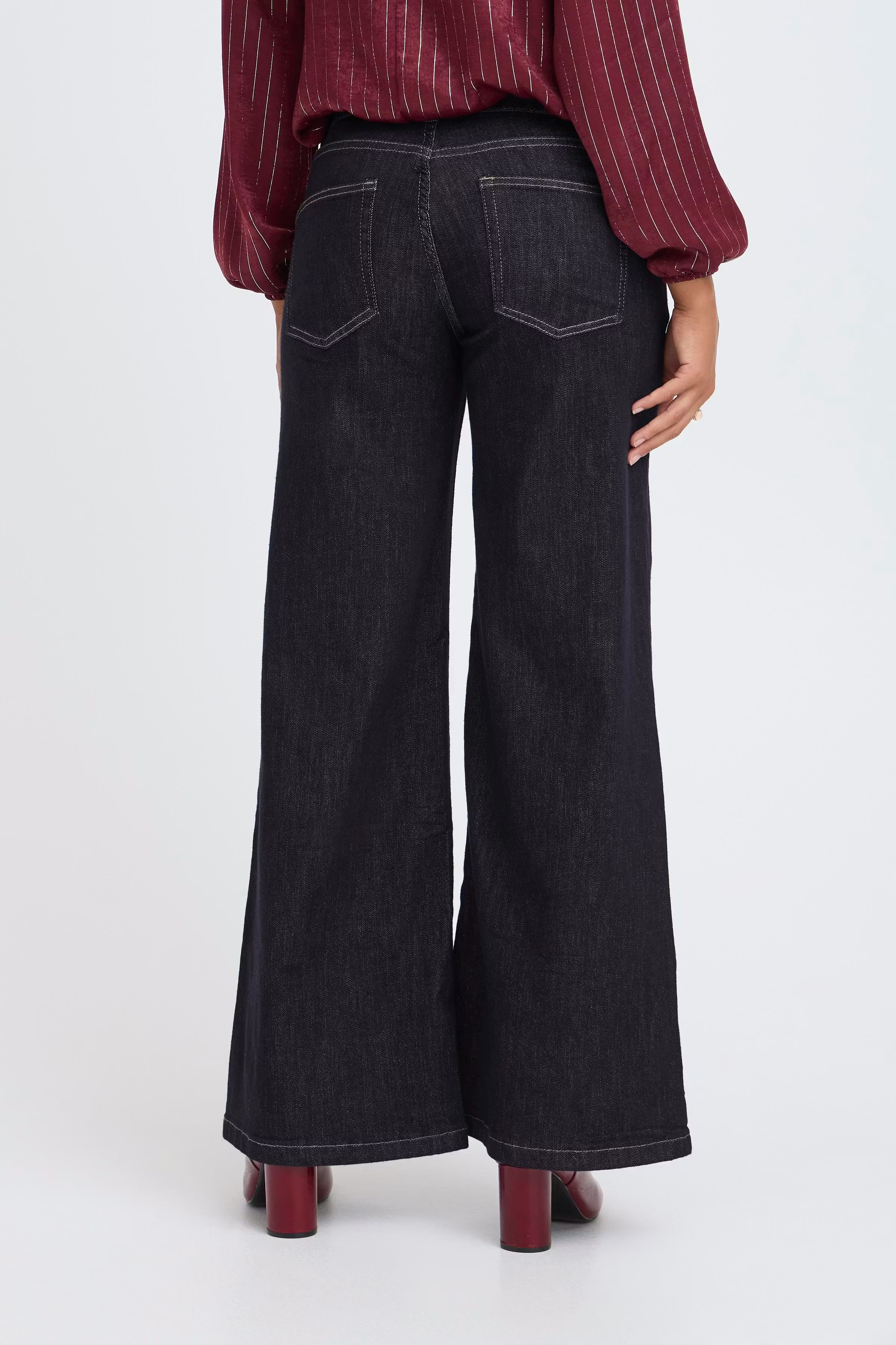 SBAUGUSTAS Jeans LOOKBOOK BACK 22101100-194118