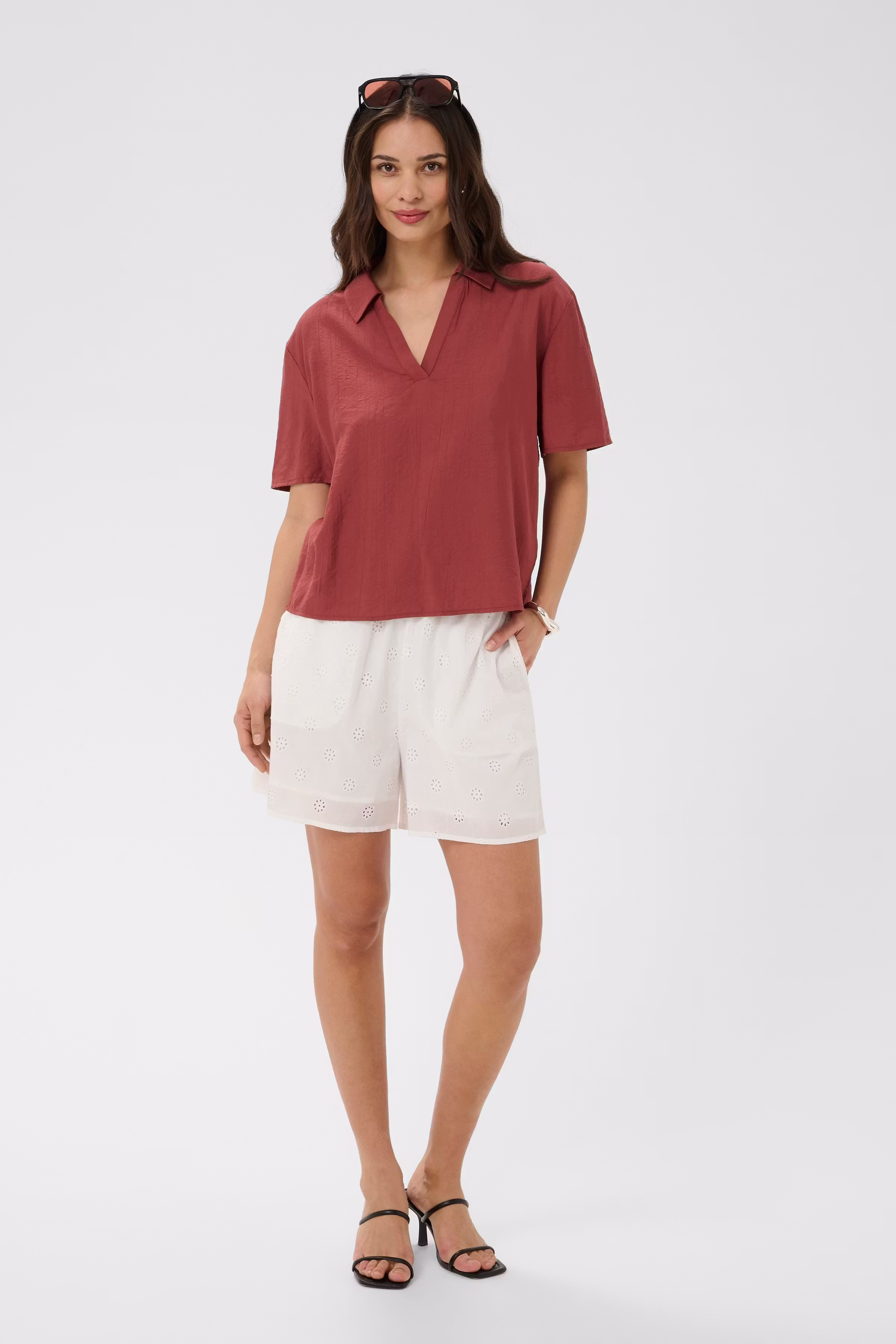 KAfiona Shorts LOOKBOOK FRONT 10511510-110602