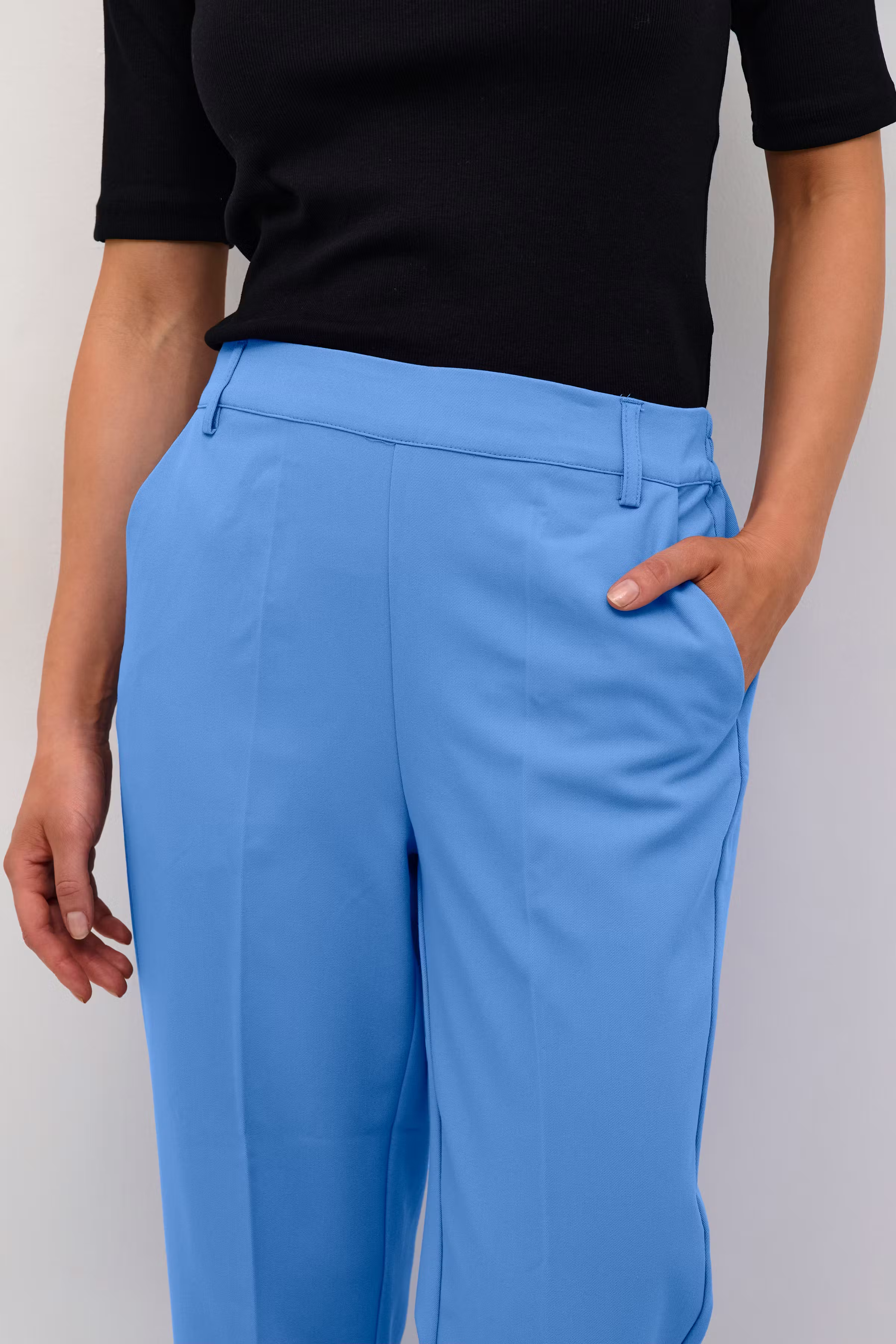 KAsakura Cropped Byxor LOOKBOOK DETAIL 10506127-174037
