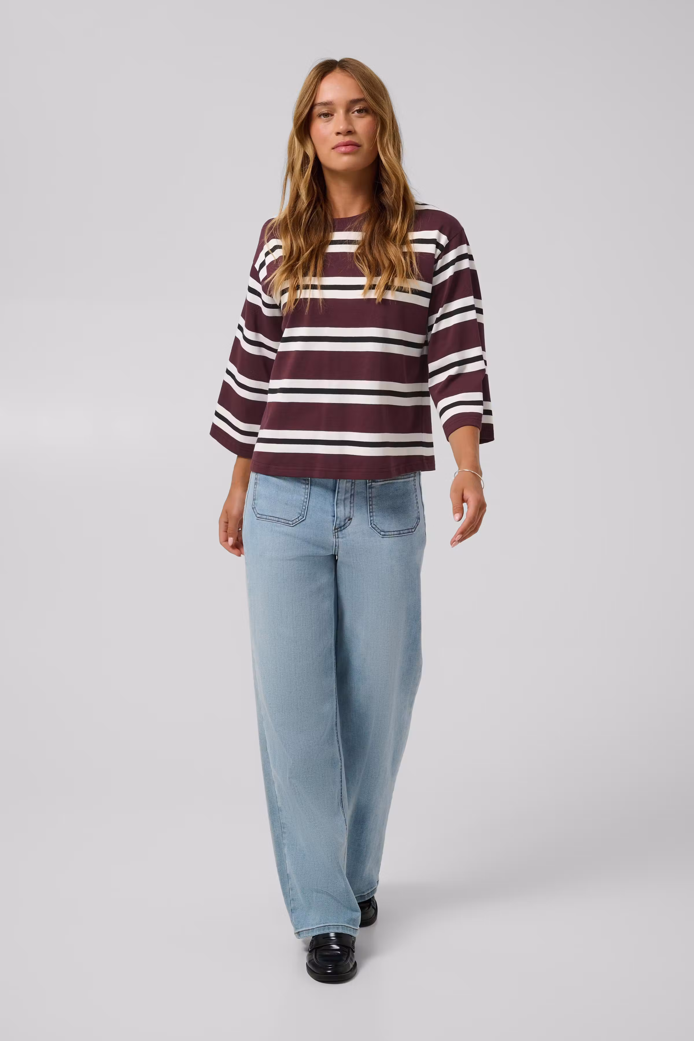 KAWINNY T-shirt LOOKBOOK FRONT 10512224-109917