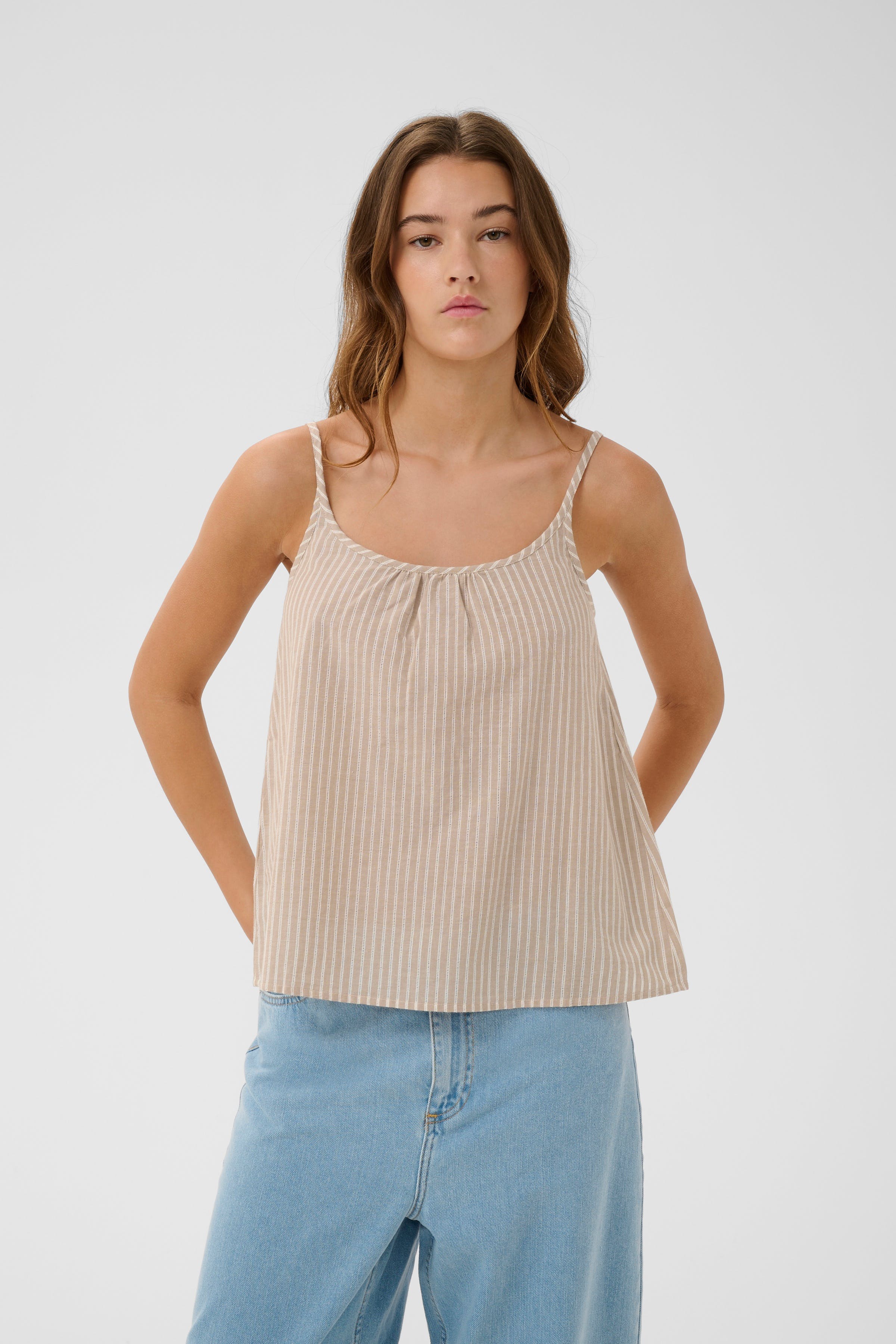 BillyIW Top LOOKBOOK FRONT 30111222-900006752