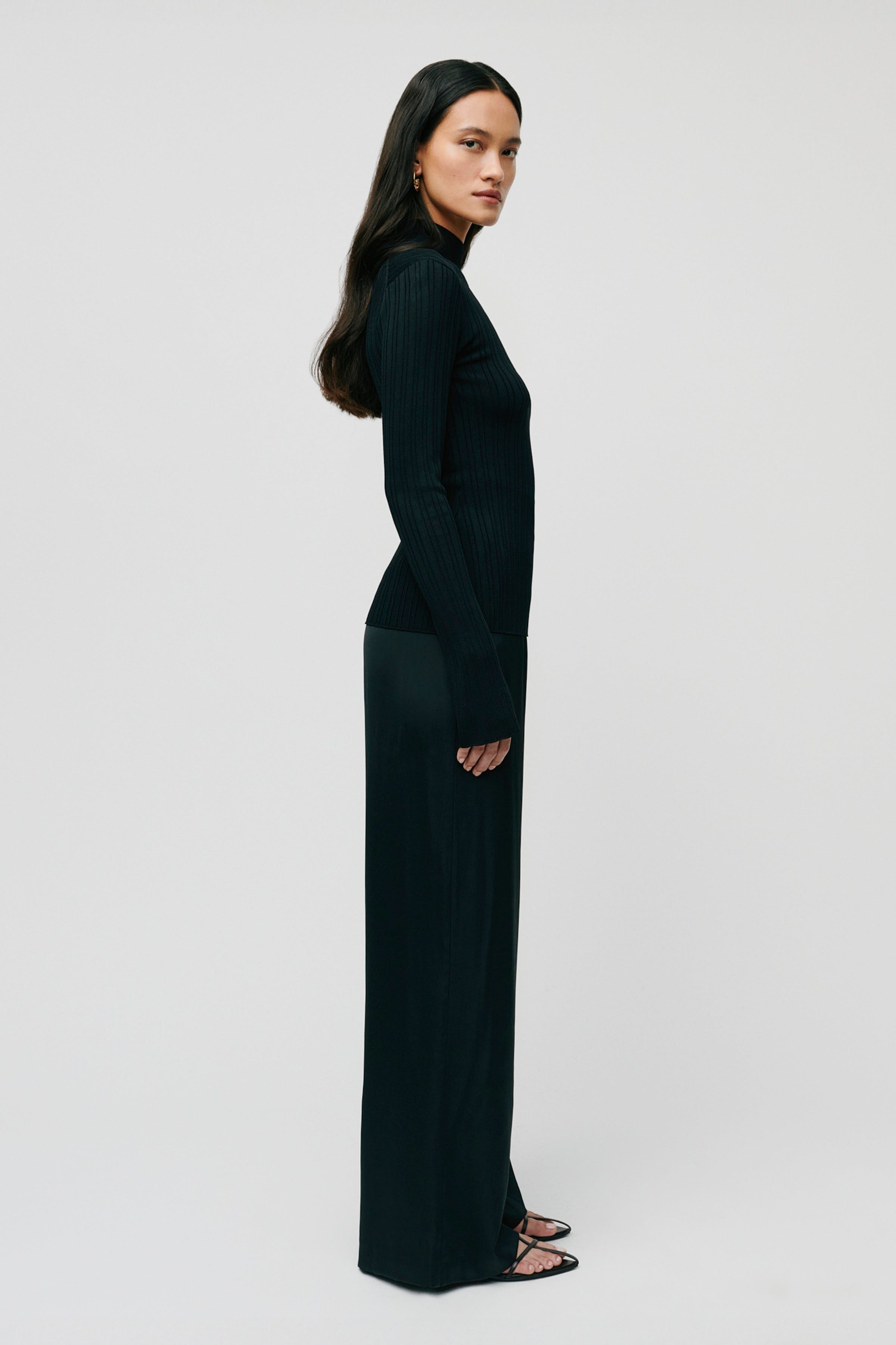 KYLIE Pullover LOOKBOOK FRONT 30600375-BK999