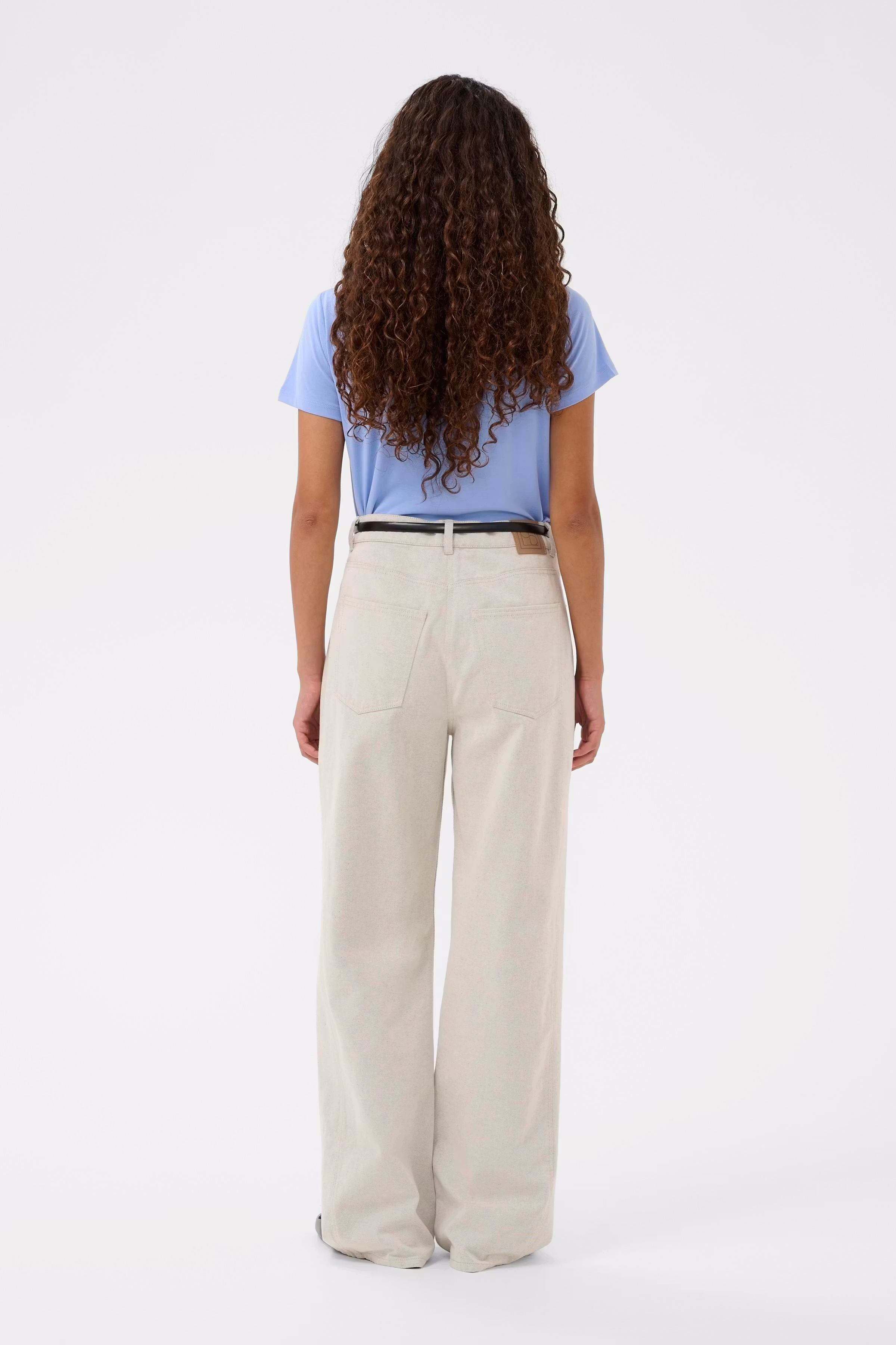 SLColumbine V-neck T-shirt LOOKBOOK BACK 30404284-164030