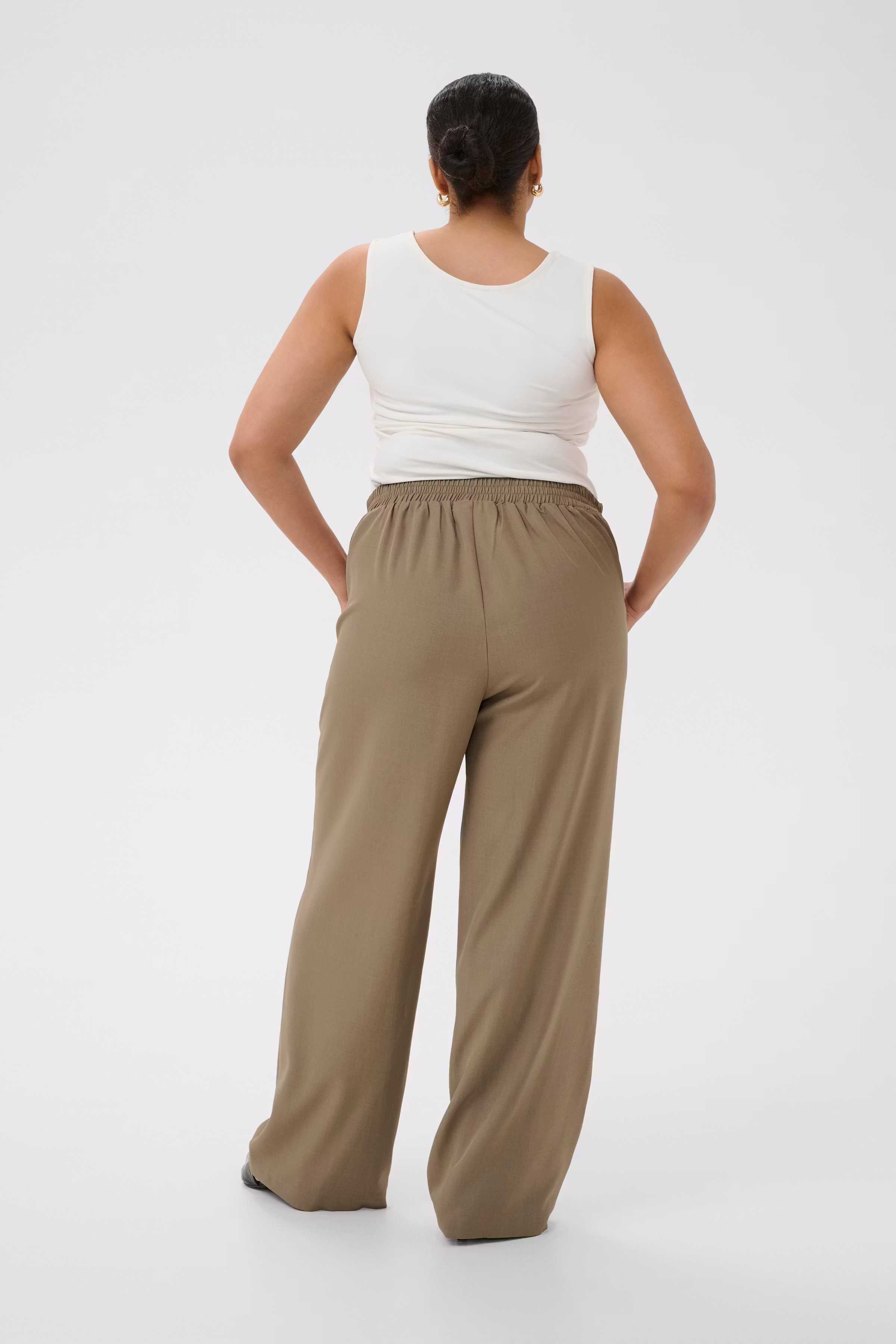 KCvictoria Trousers LOOKBOOK BACK 10584473-107581