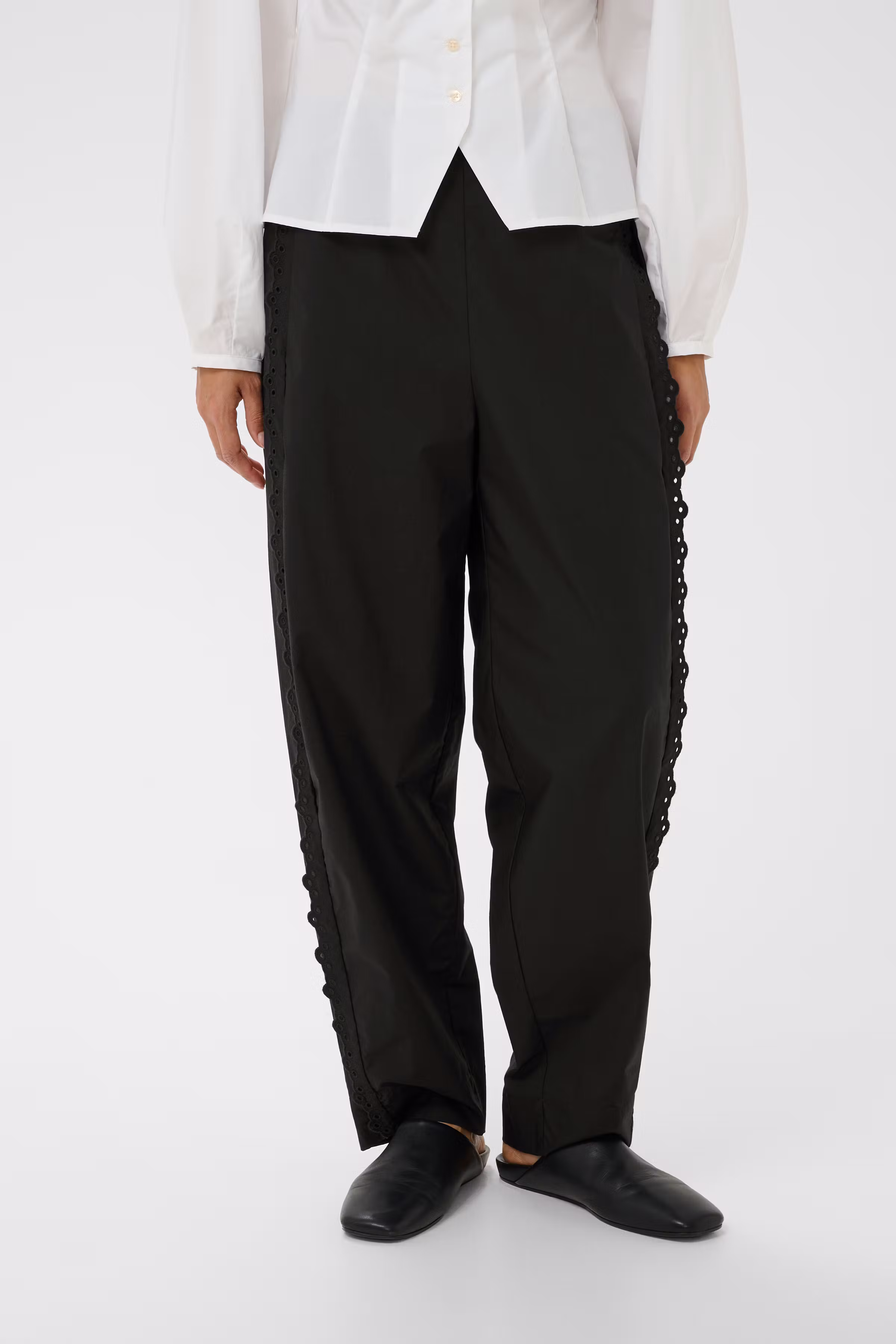 LIAIW Hose LOOKBOOK FRONT 30112361-194008