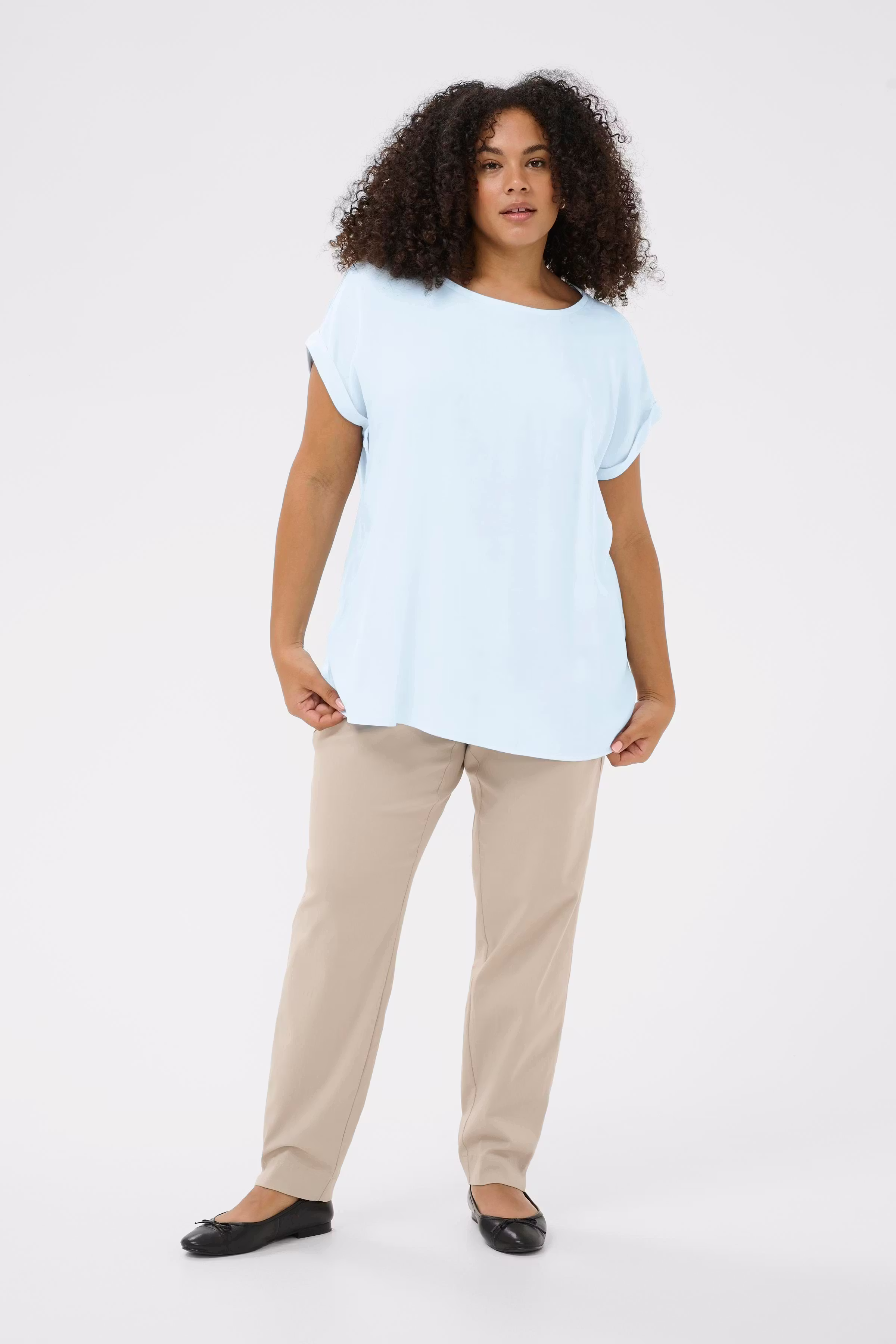 KCmilia Blouse LOOKBOOK FRONT 10583812-144005