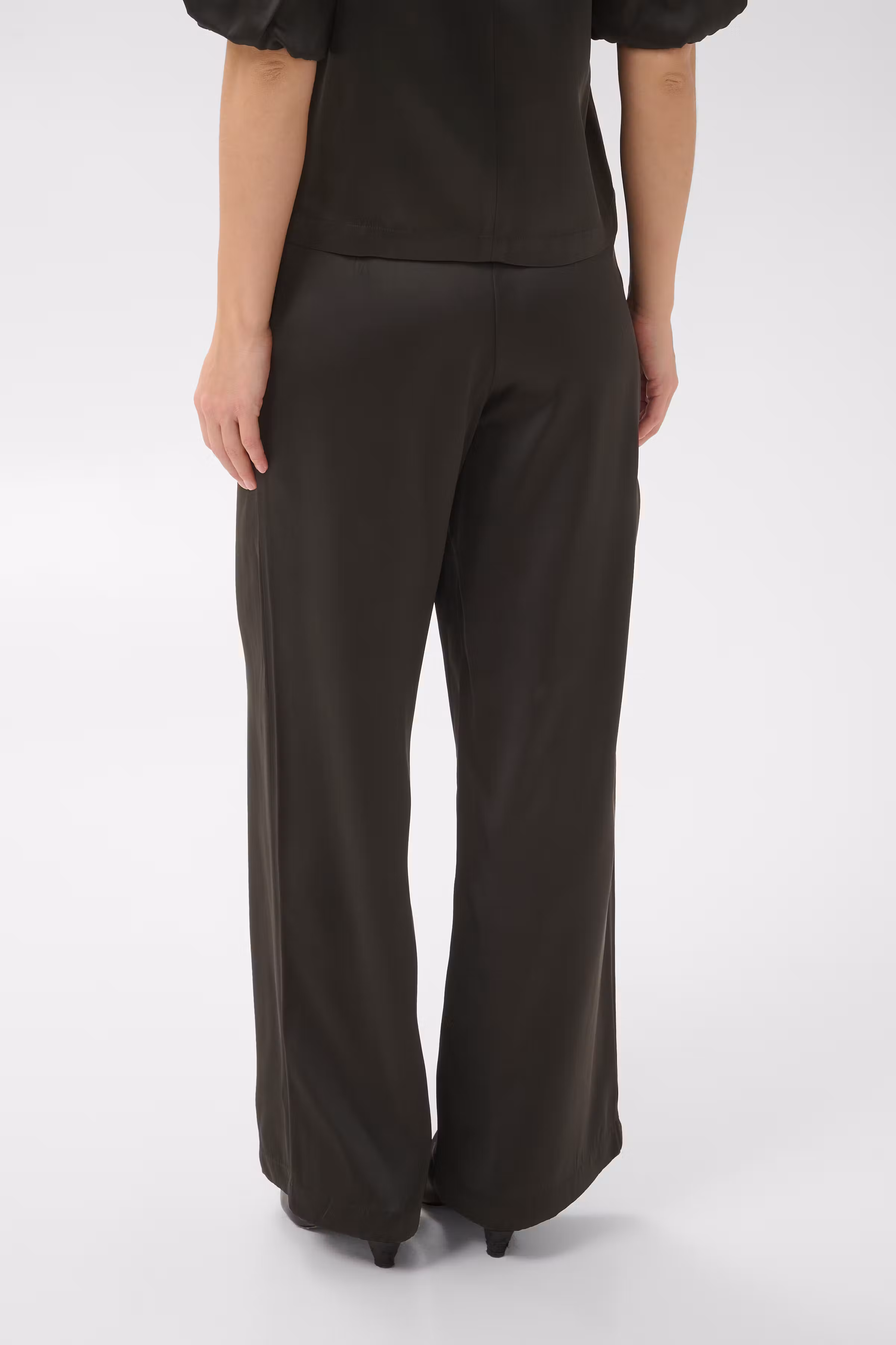DalillaPW Byxor LOOKBOOK BACK 30310929-194008