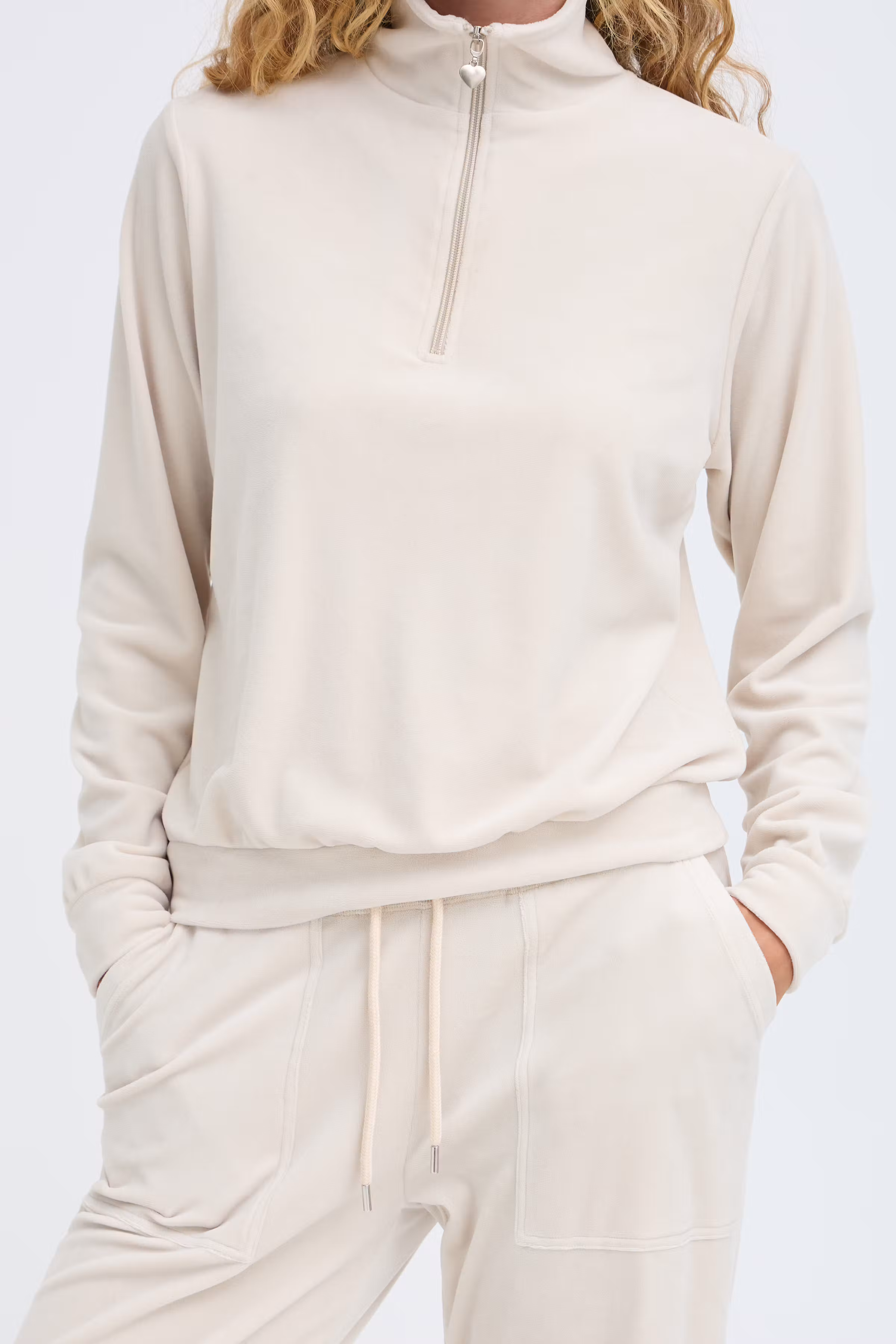 BYMITZA Sweatshirt LOOKBOOK DETAIL 20819758-130401