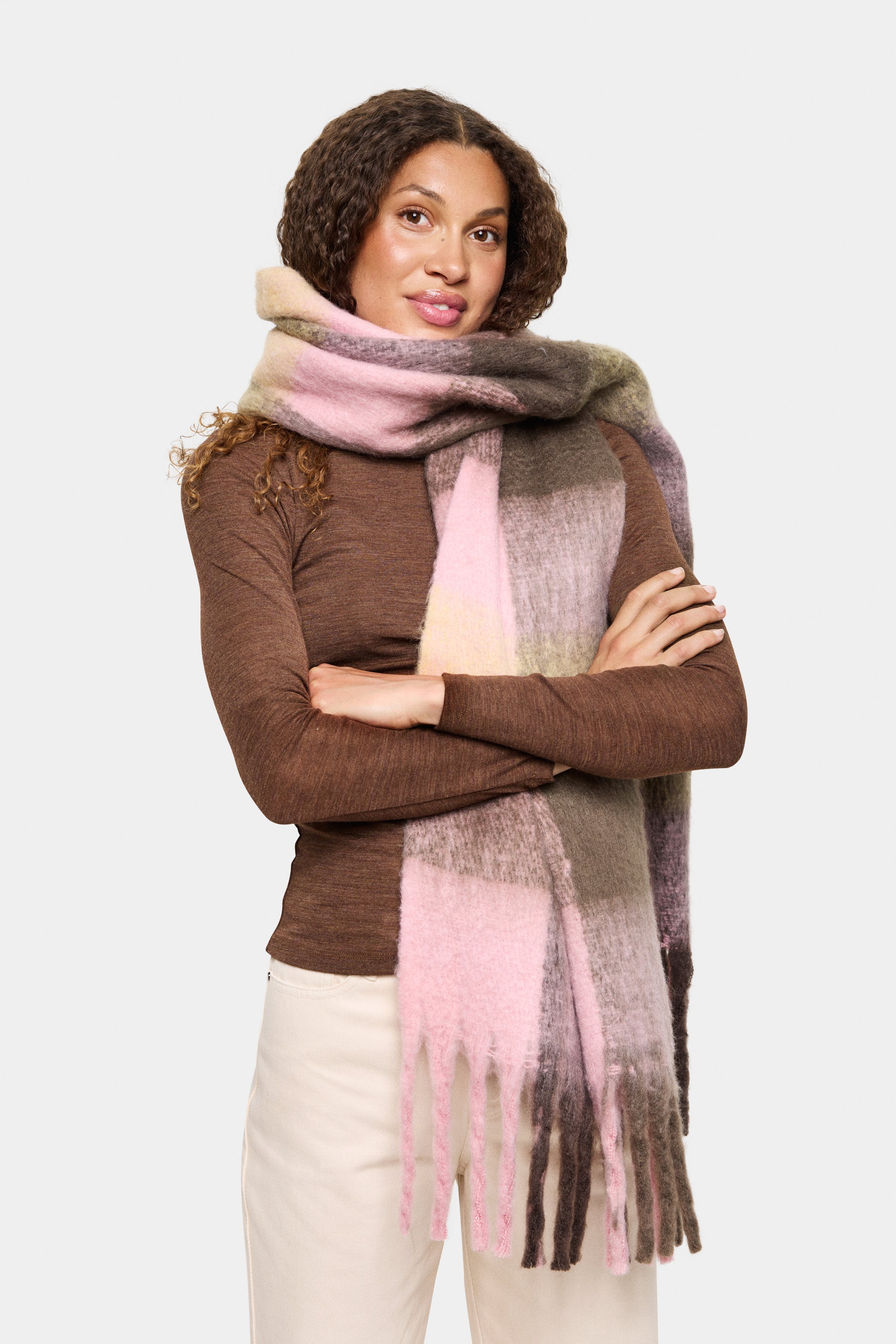 LandaSZ Scarf LOOKBOOK FRONT 30514325-142305