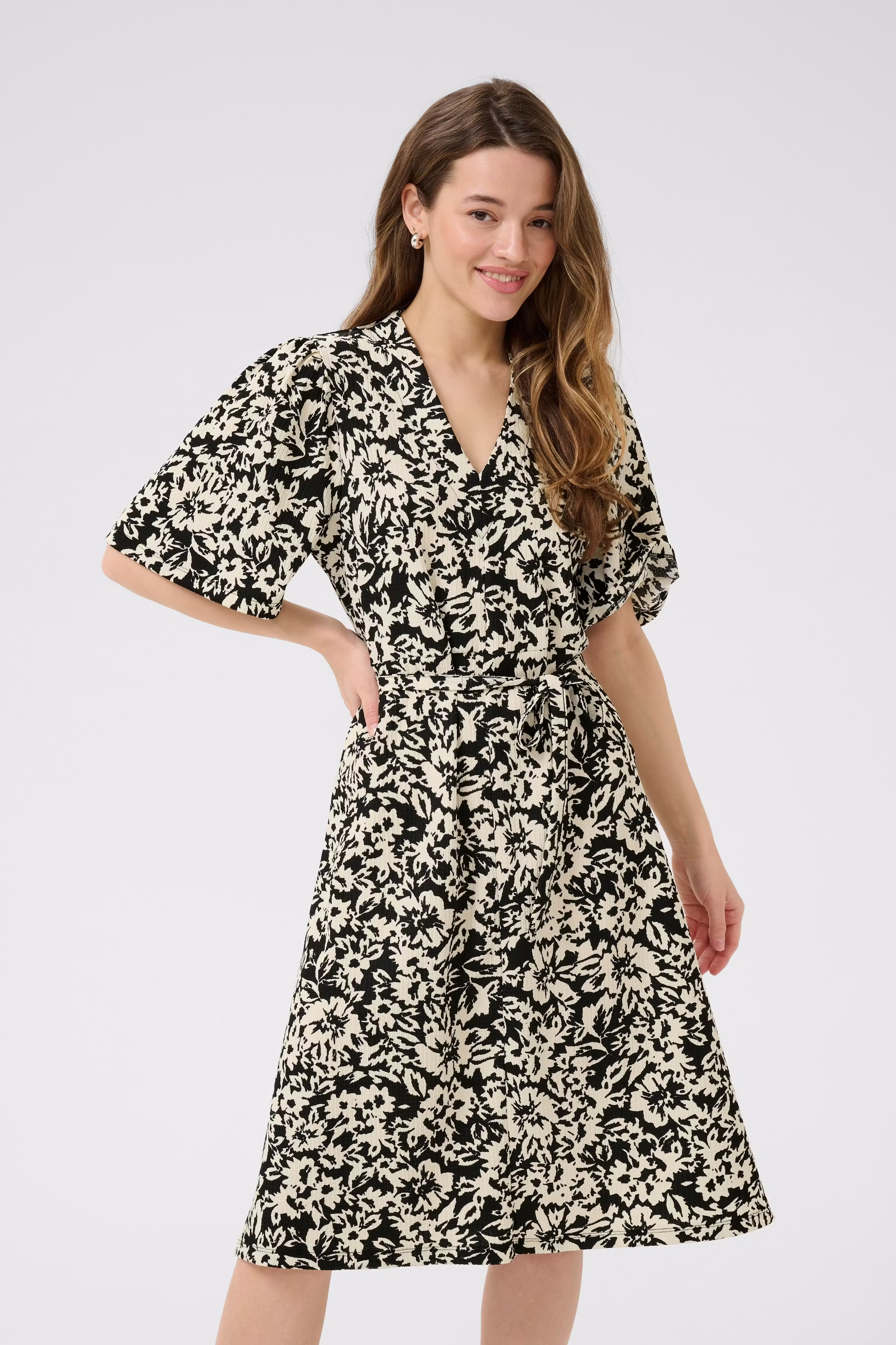 KAelisa Kleid LOOKBOOK FRONT 10552365-108105