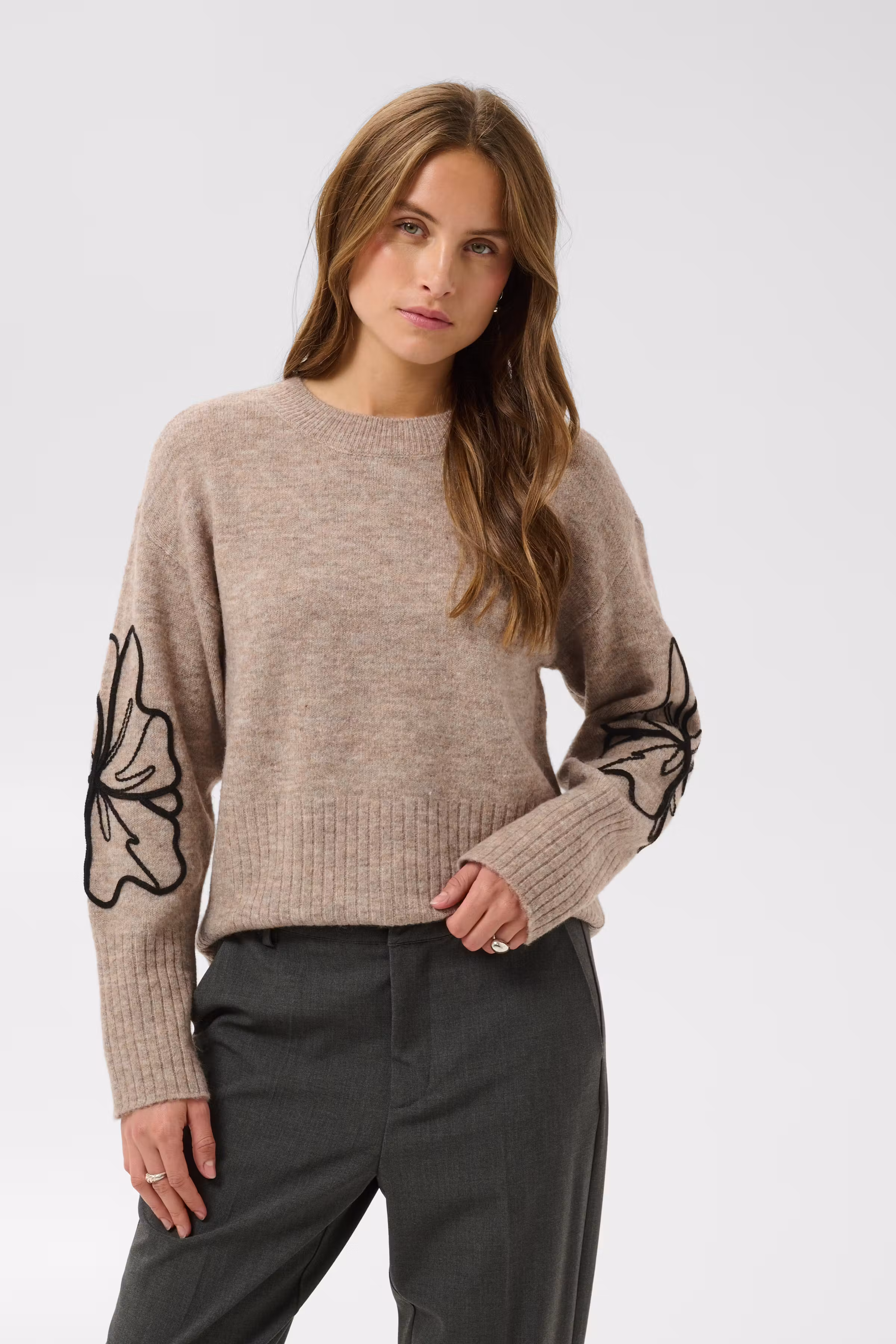 KAerin Pullover LOOKBOOK FRONT 10512579-1000142