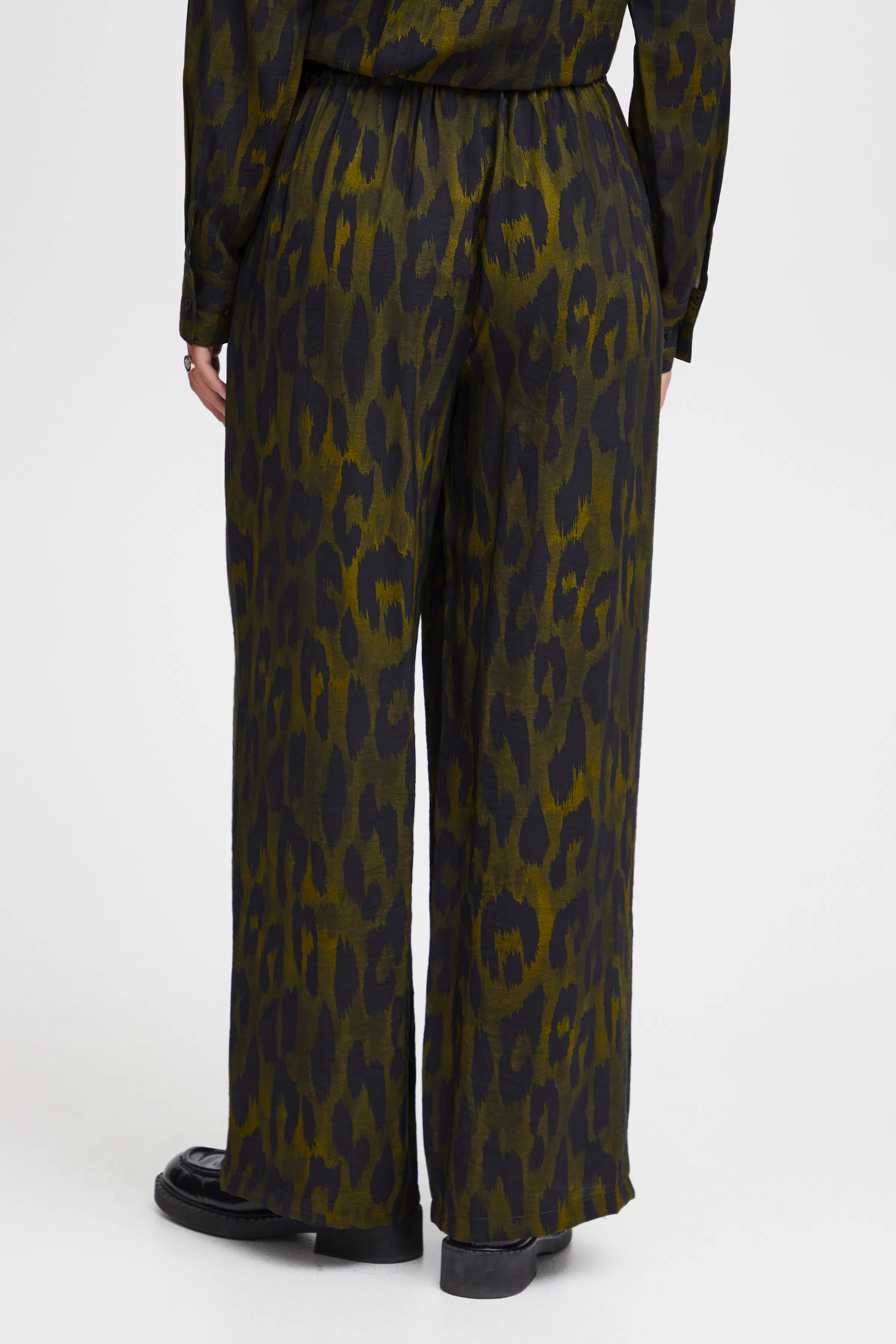 FRLEONI Hose LOOKBOOK BACK 20613403-202439