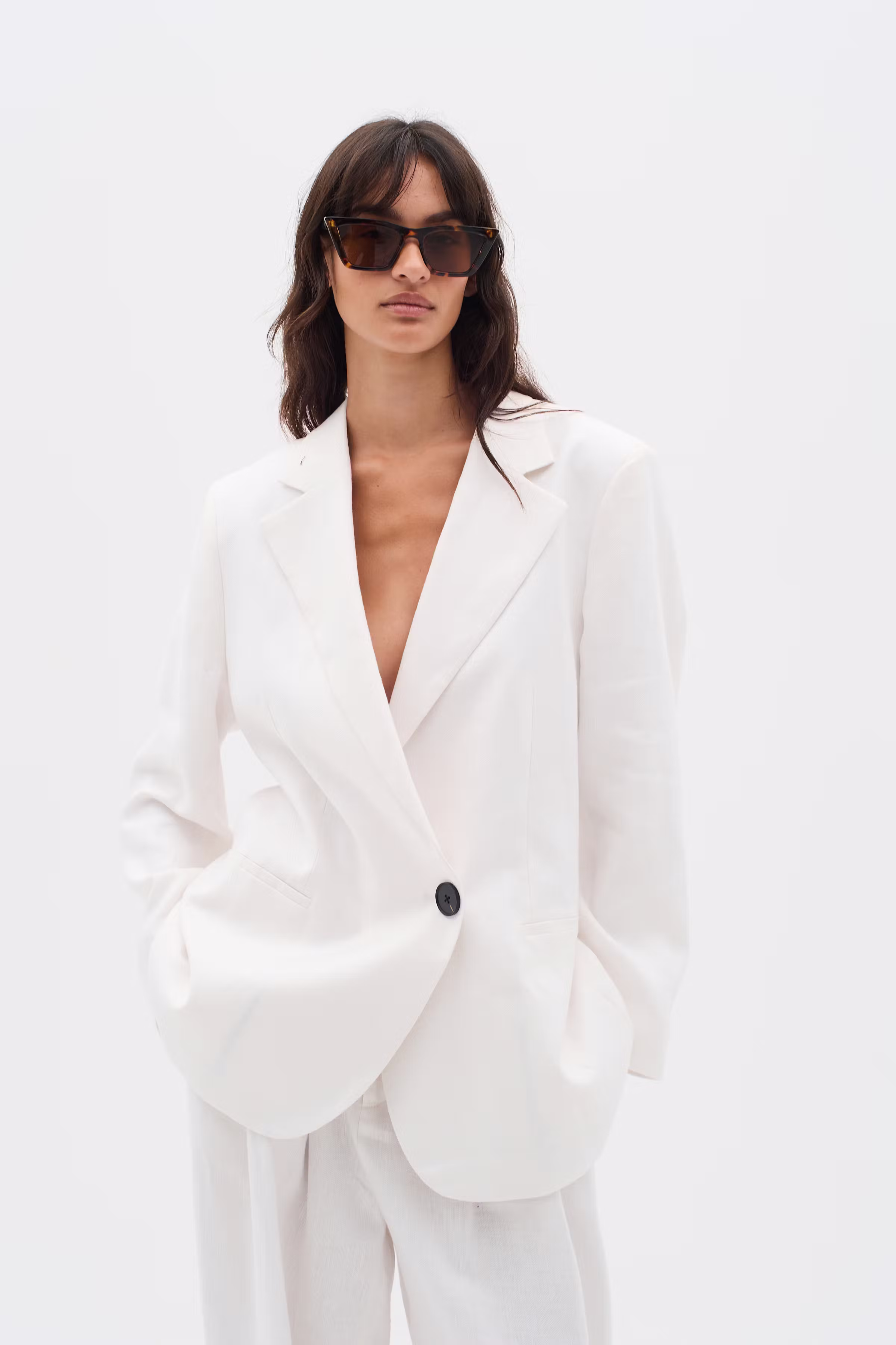 YaizaIW Linen Blazer LOOKBOOK FRONT 30110461-300001