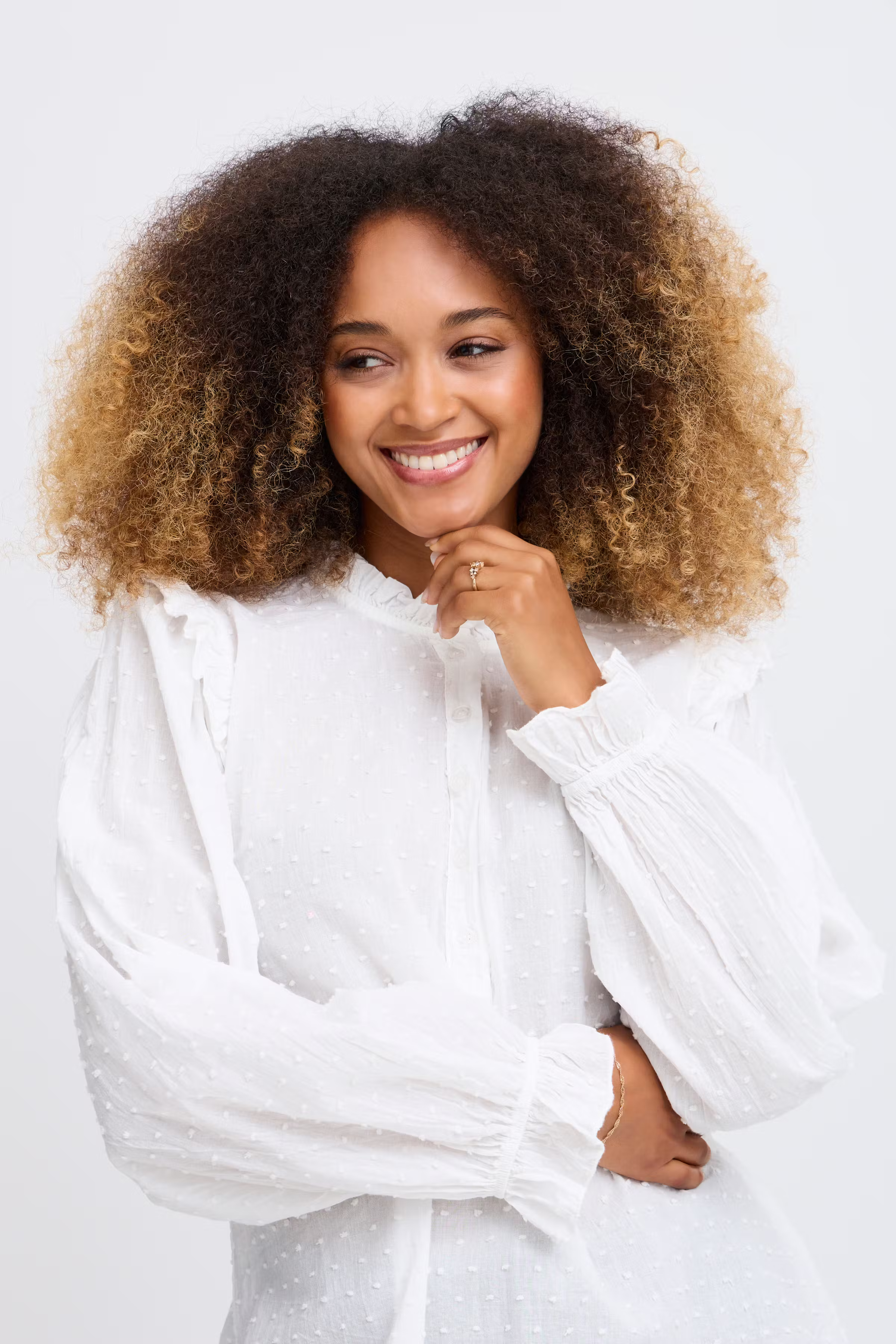 SBBABETT Bluse LOOKBOOK DETAIL 22100758-110105