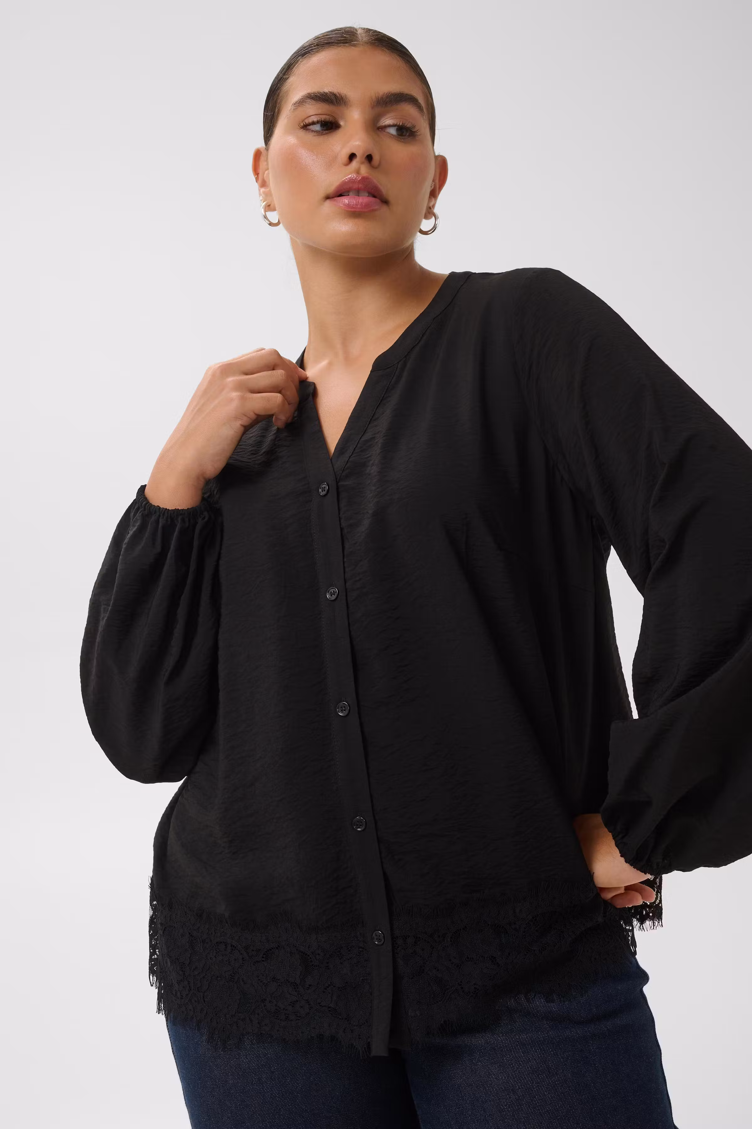 KCfina Hemd LOOKBOOK DETAIL 10584630-100121